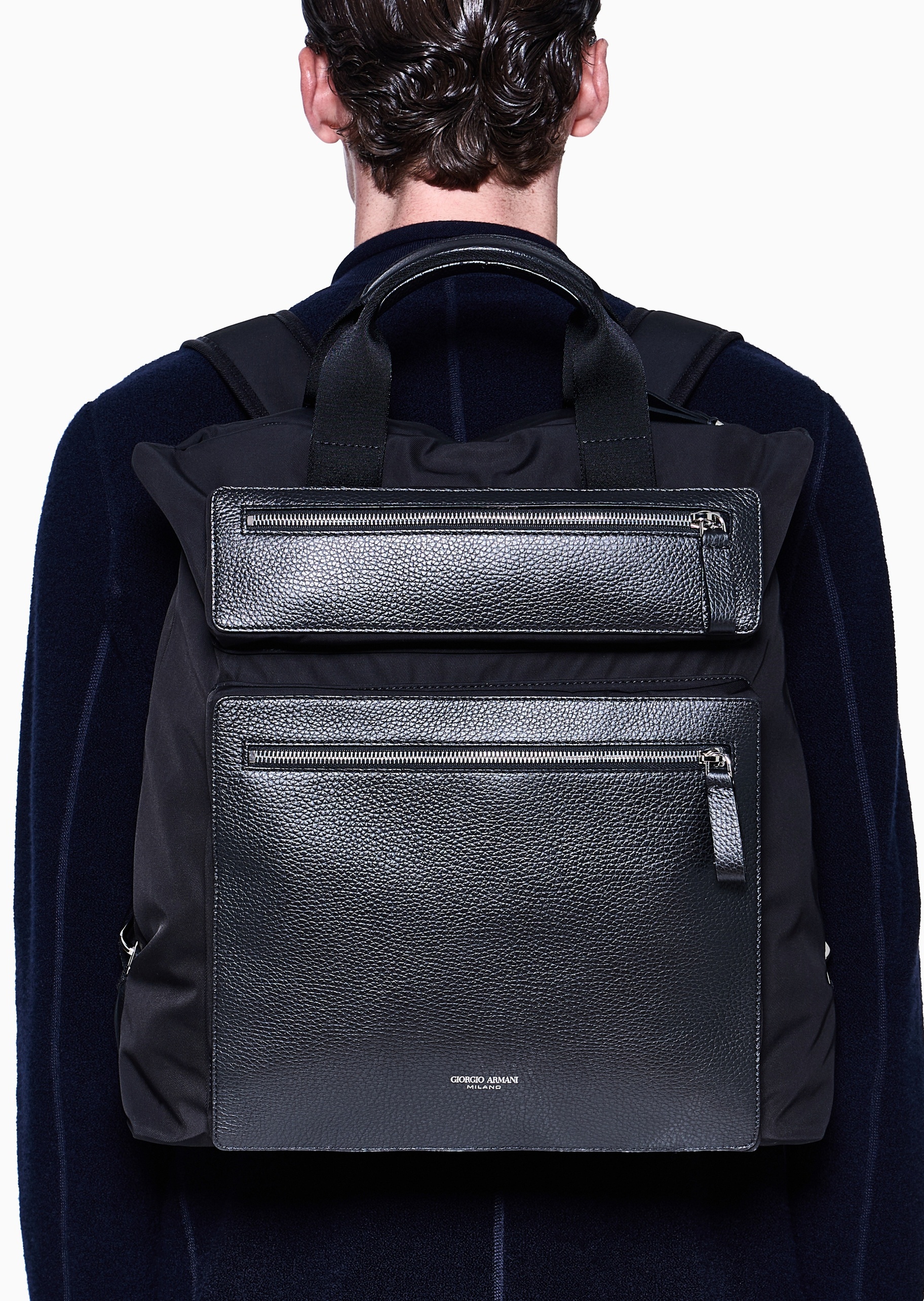 Giorgio Armani 男士商务休闲通勤大容量拉链手提双肩背包
