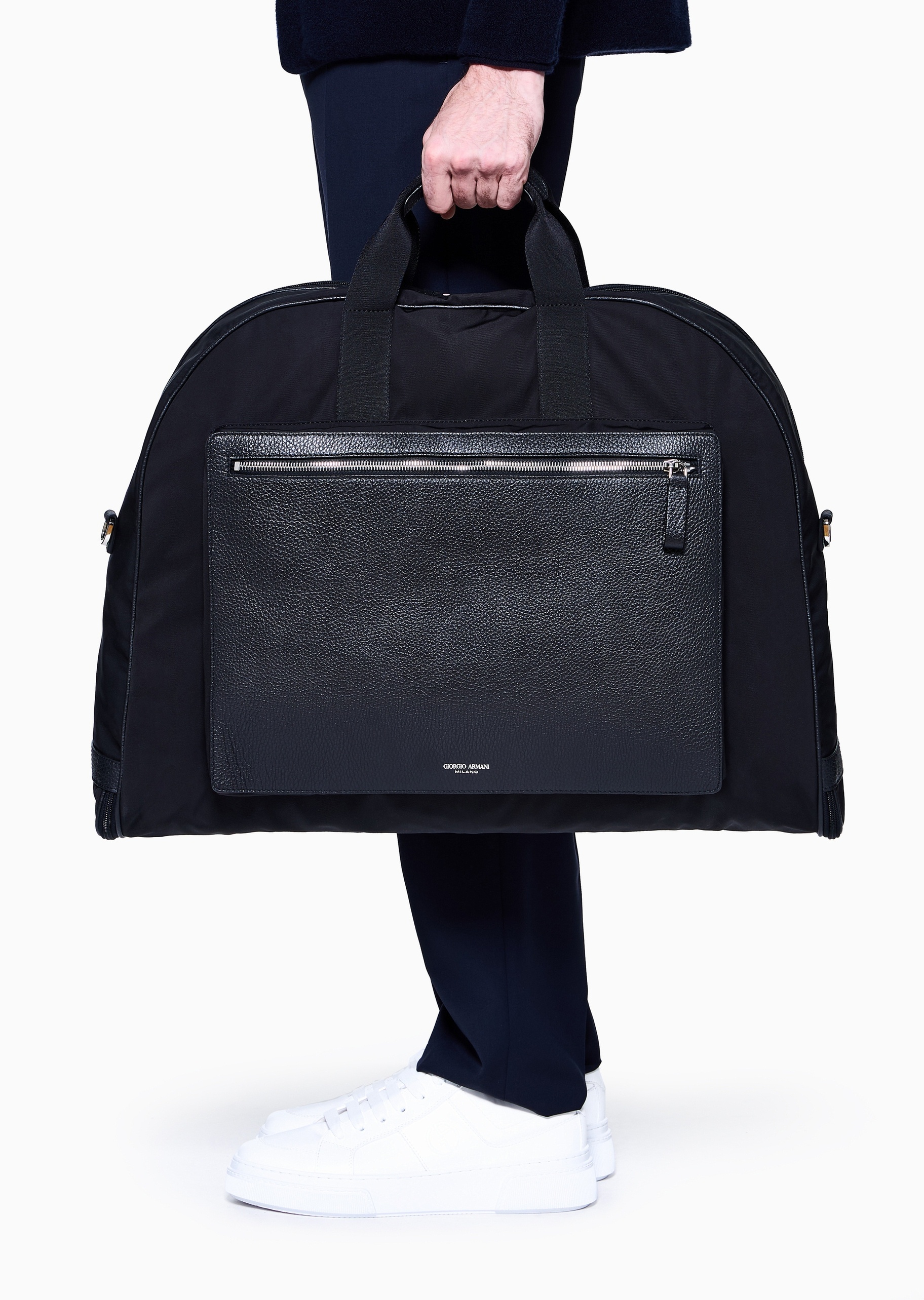 Giorgio Armani 男士大号拉链可拆肩带手提斜挎服饰收纳包