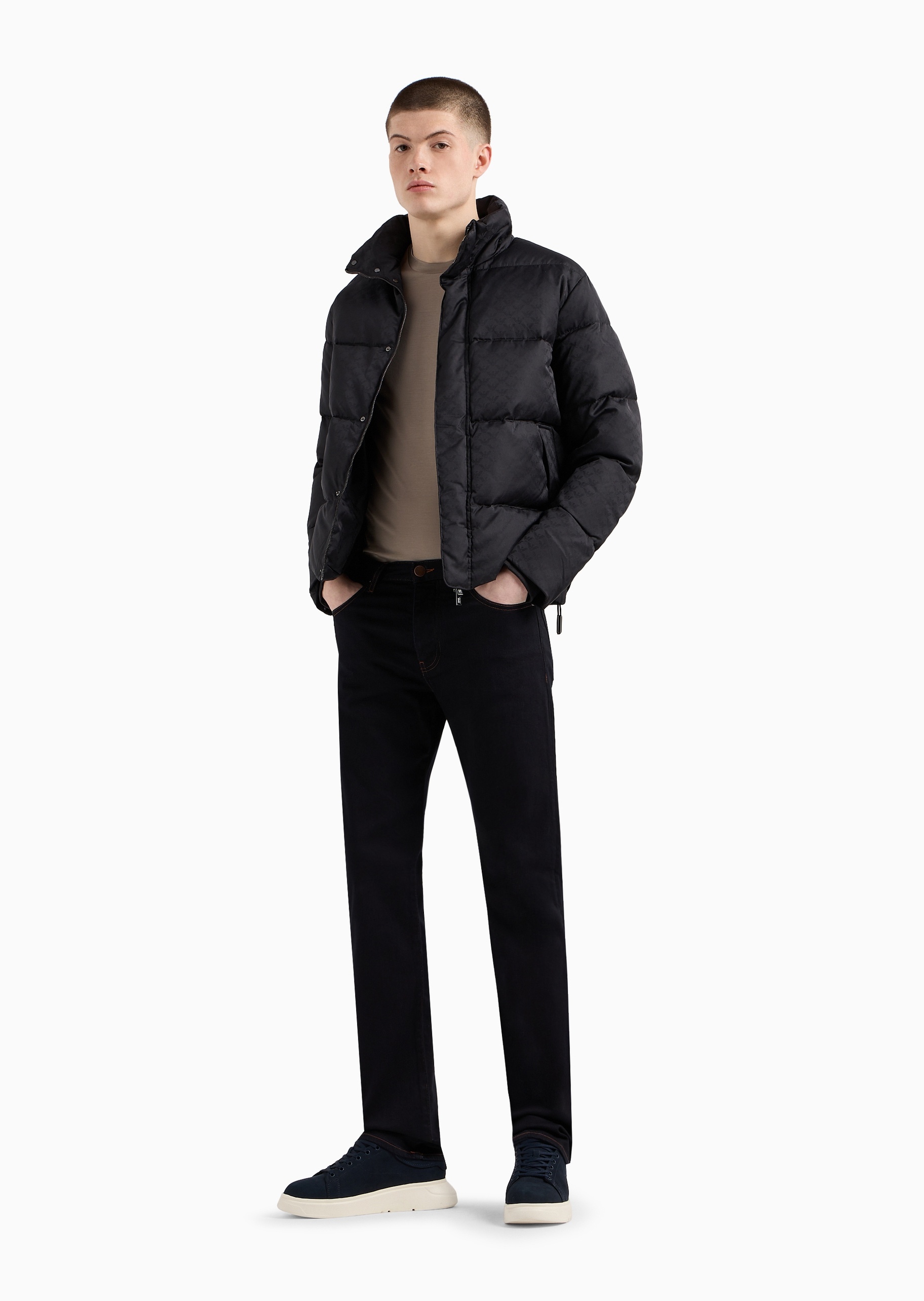 Emporio Armani 男士合身长袖立领纯色拉链羽绒服