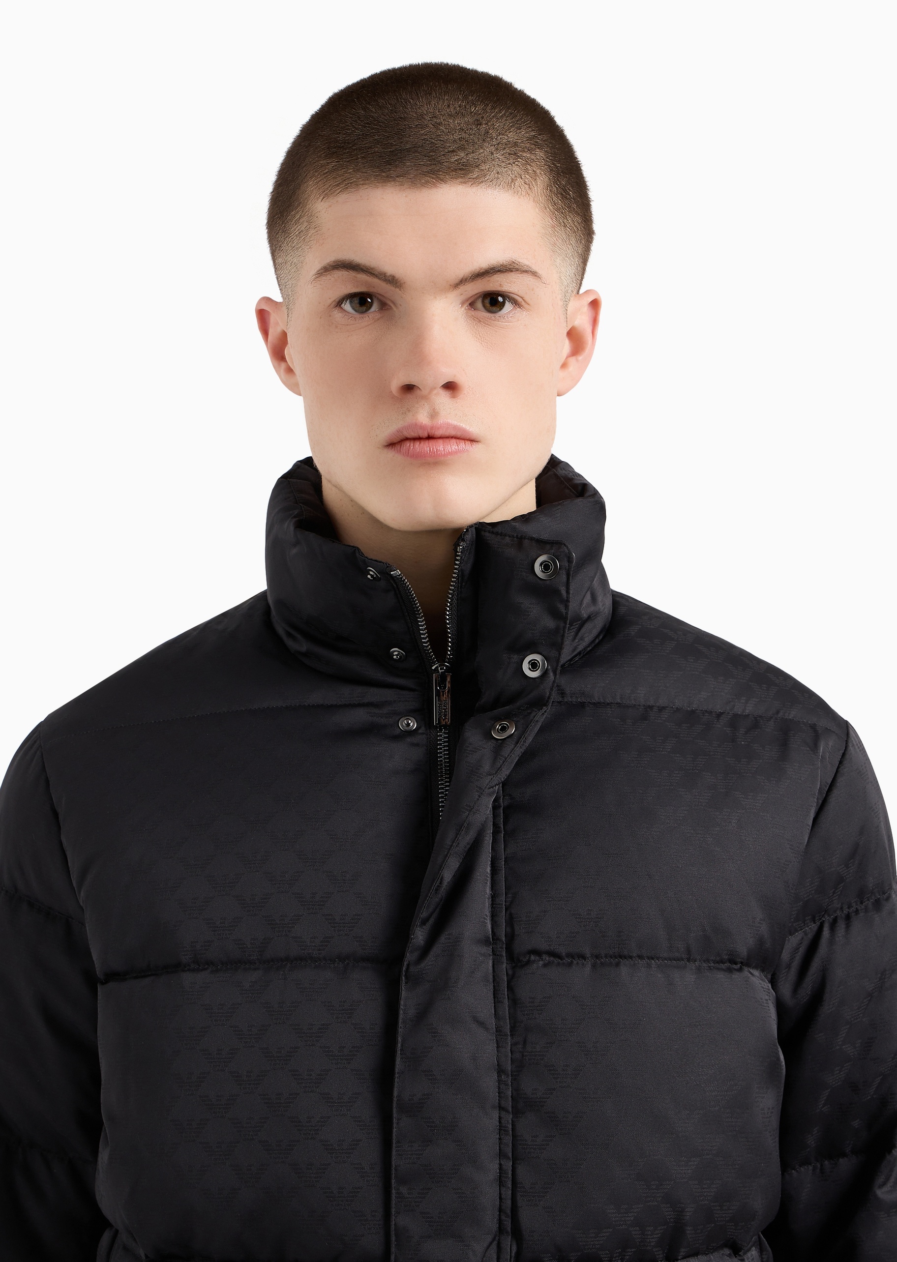 Emporio Armani 男士合身长袖立领纯色拉链羽绒服