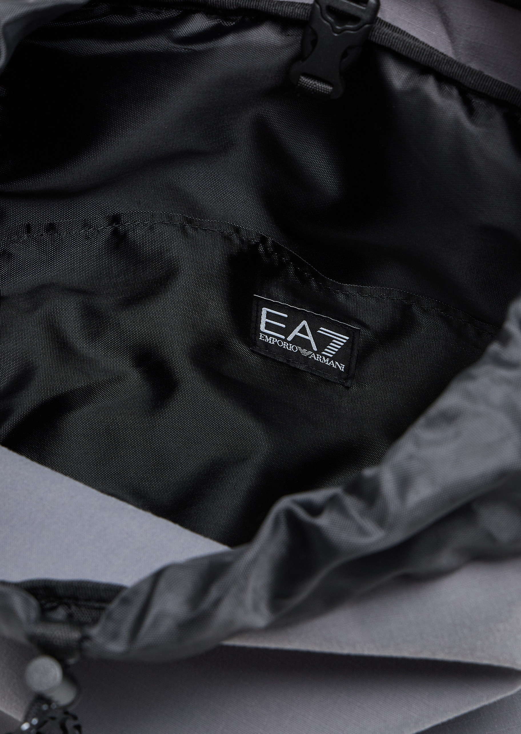 EA7 男女同款大容量插扣翻盖可调节手提双肩包