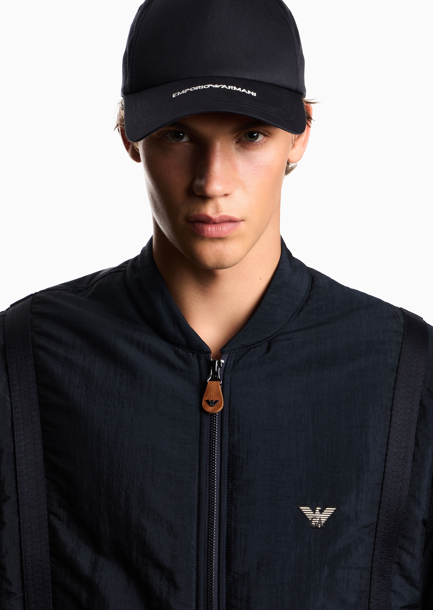 Emporio Armani 男士纯棉卡扣圆顶弯檐刺绣休闲棒球帽