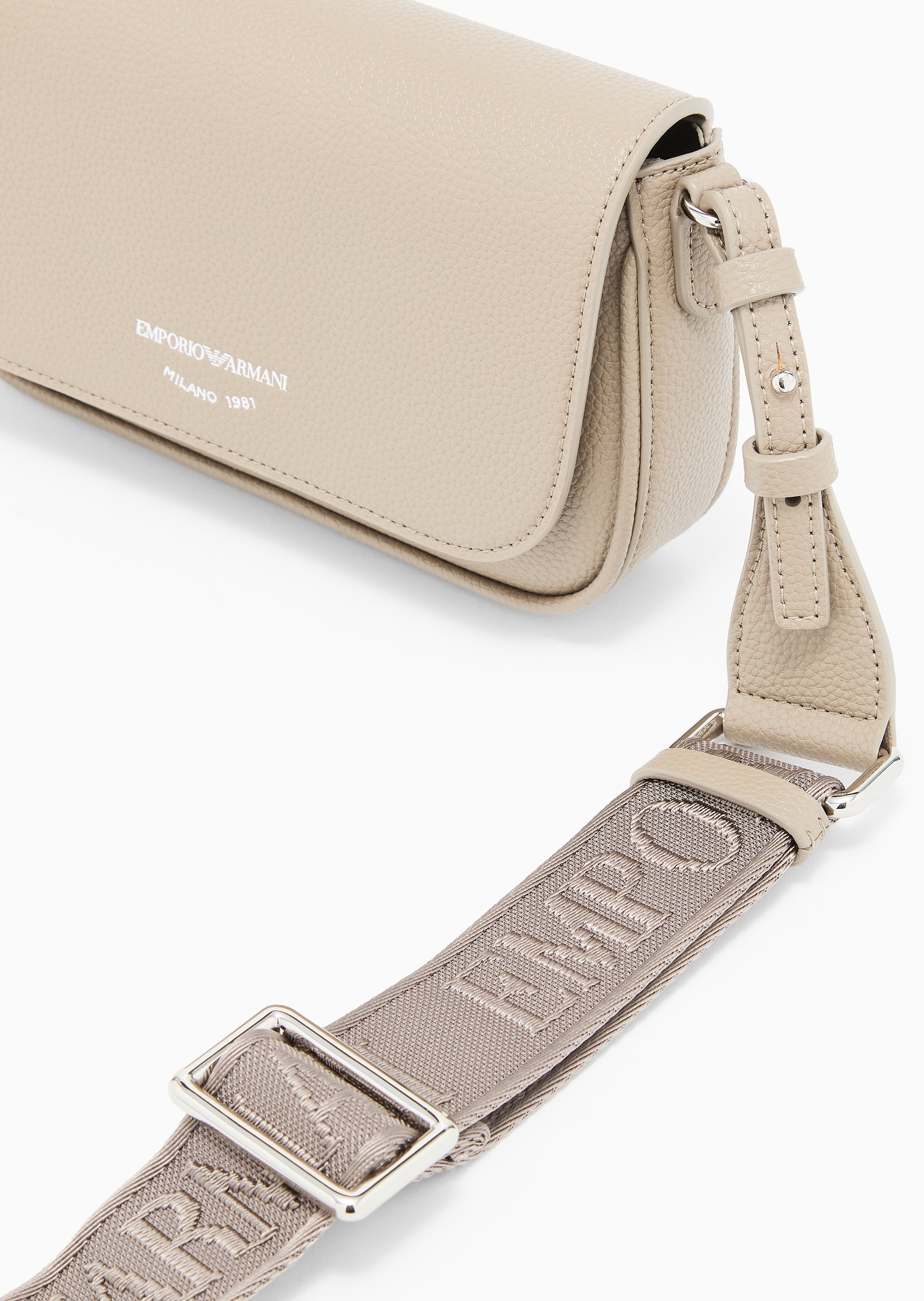 Emporio Armani 女士磁扣长方形可拆肩带通勤单肩斜挎迷你包