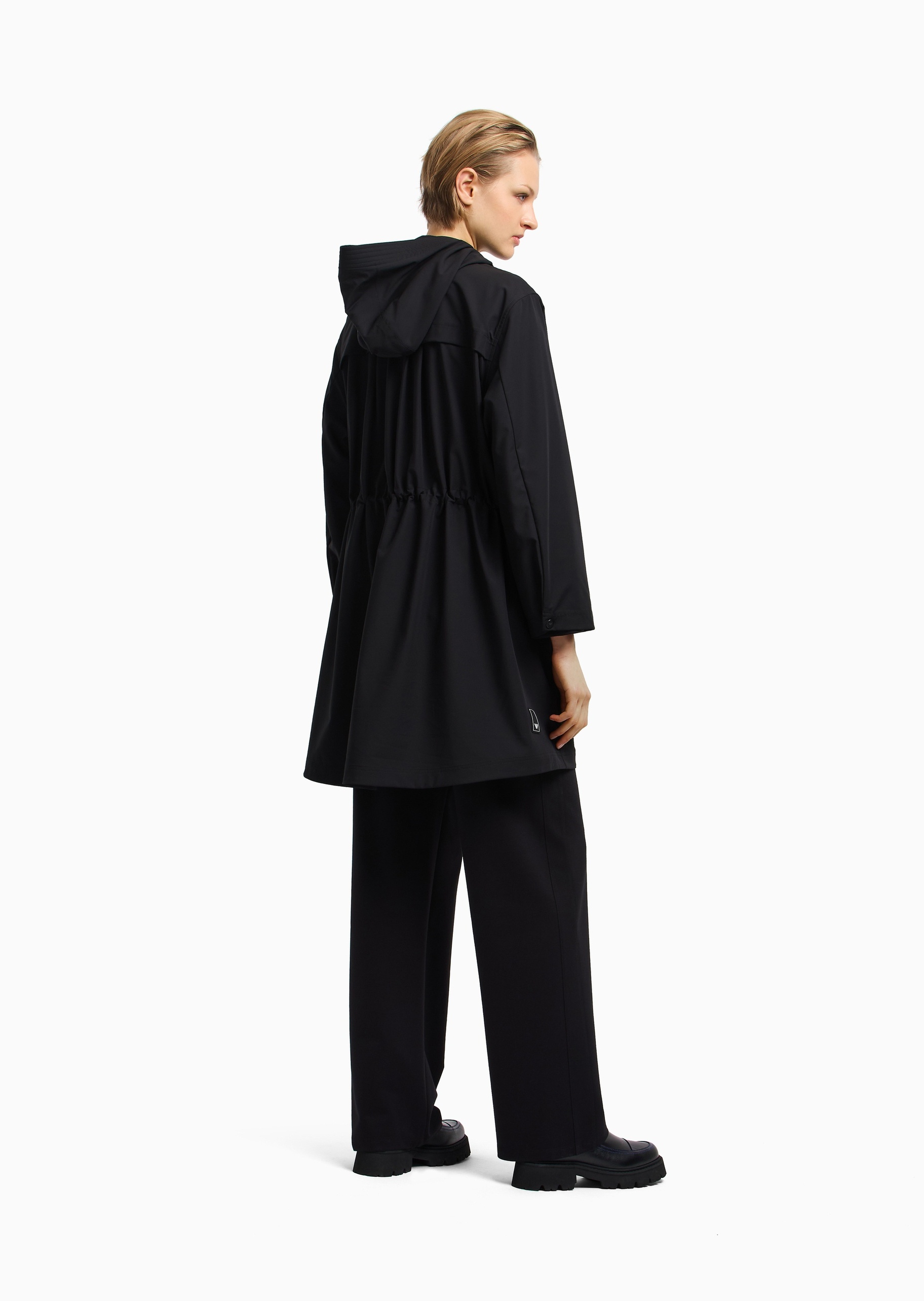 Emporio Armani 女士宽松长袖连帽休闲拉链门襟棉服