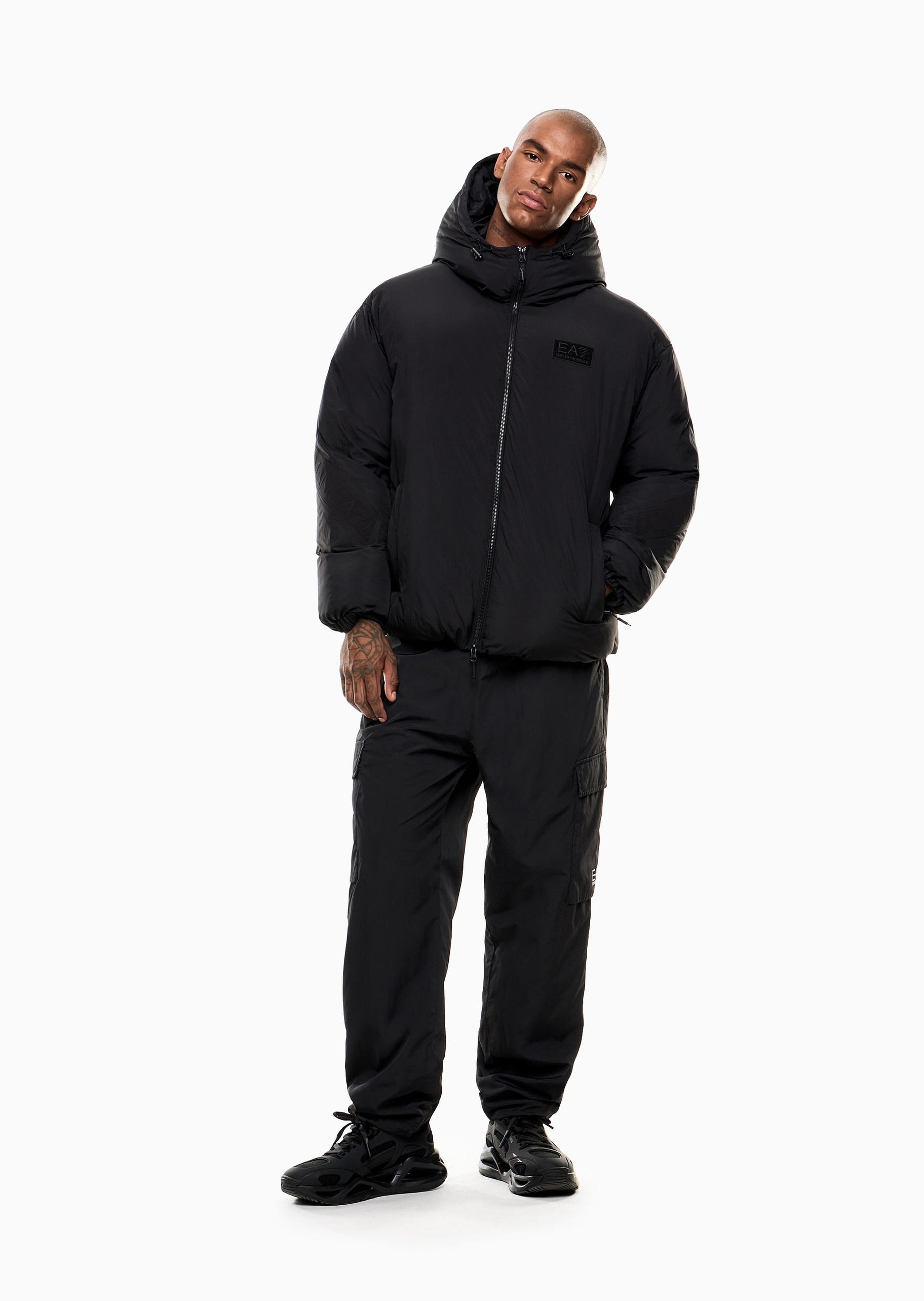 EA7 男士短款加厚长袖连帽拉链门襟标识贴片棉服