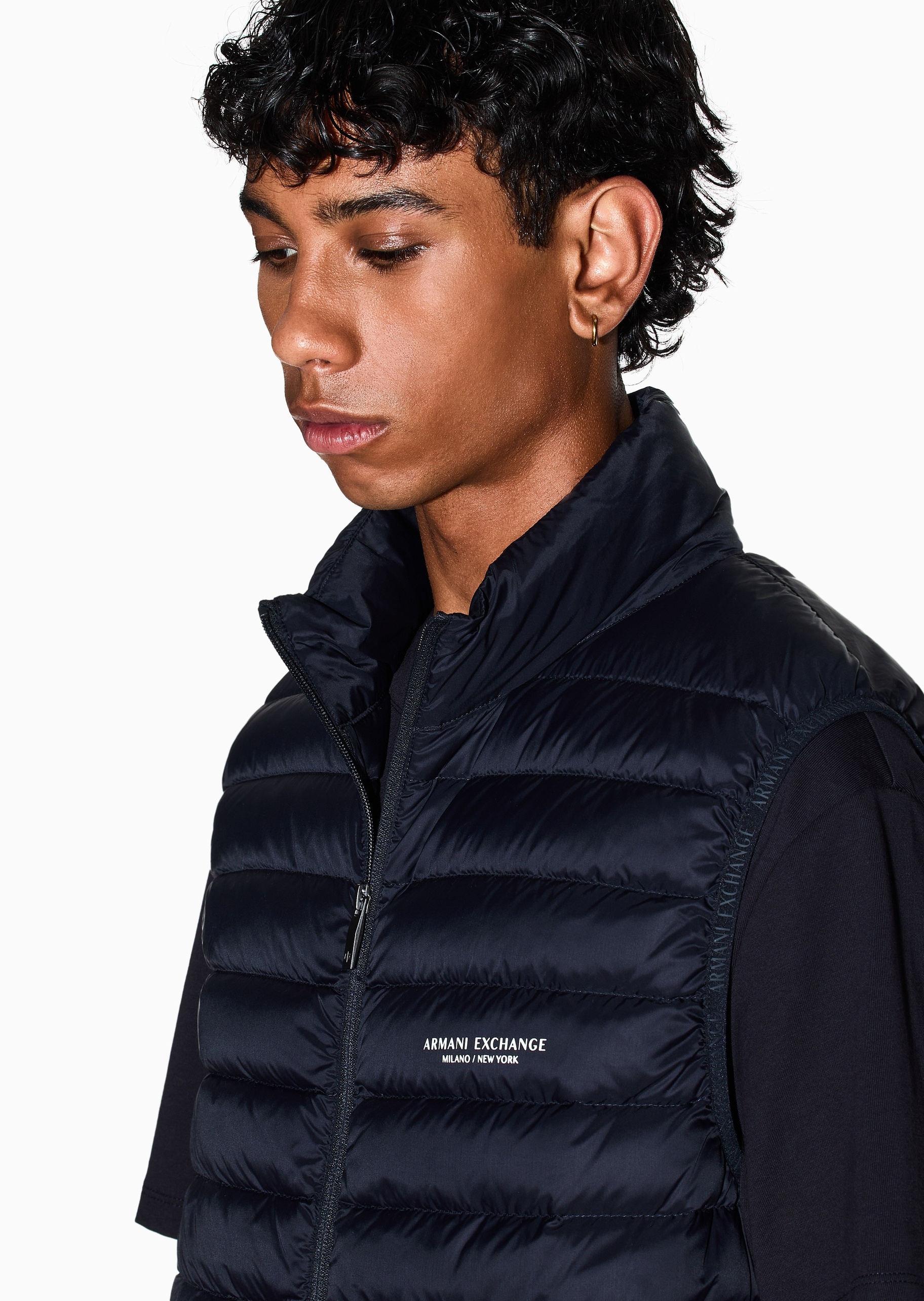 ARMANI EXCHANGE 男士90白鸭绒立领绗缝羽绒马甲外套