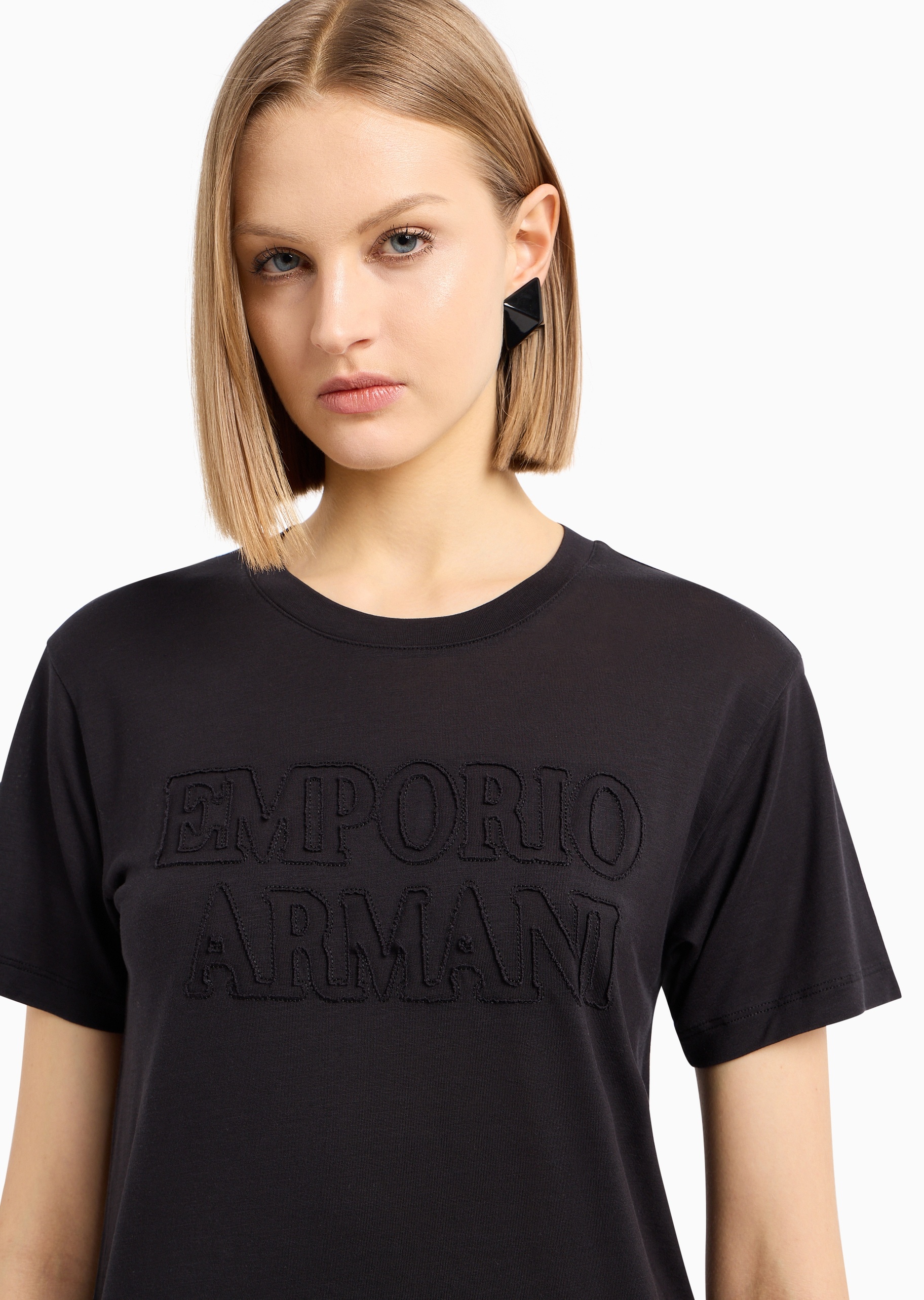 Emporio Armani 女士莱赛尔合身短袖圆领创意徽标T恤