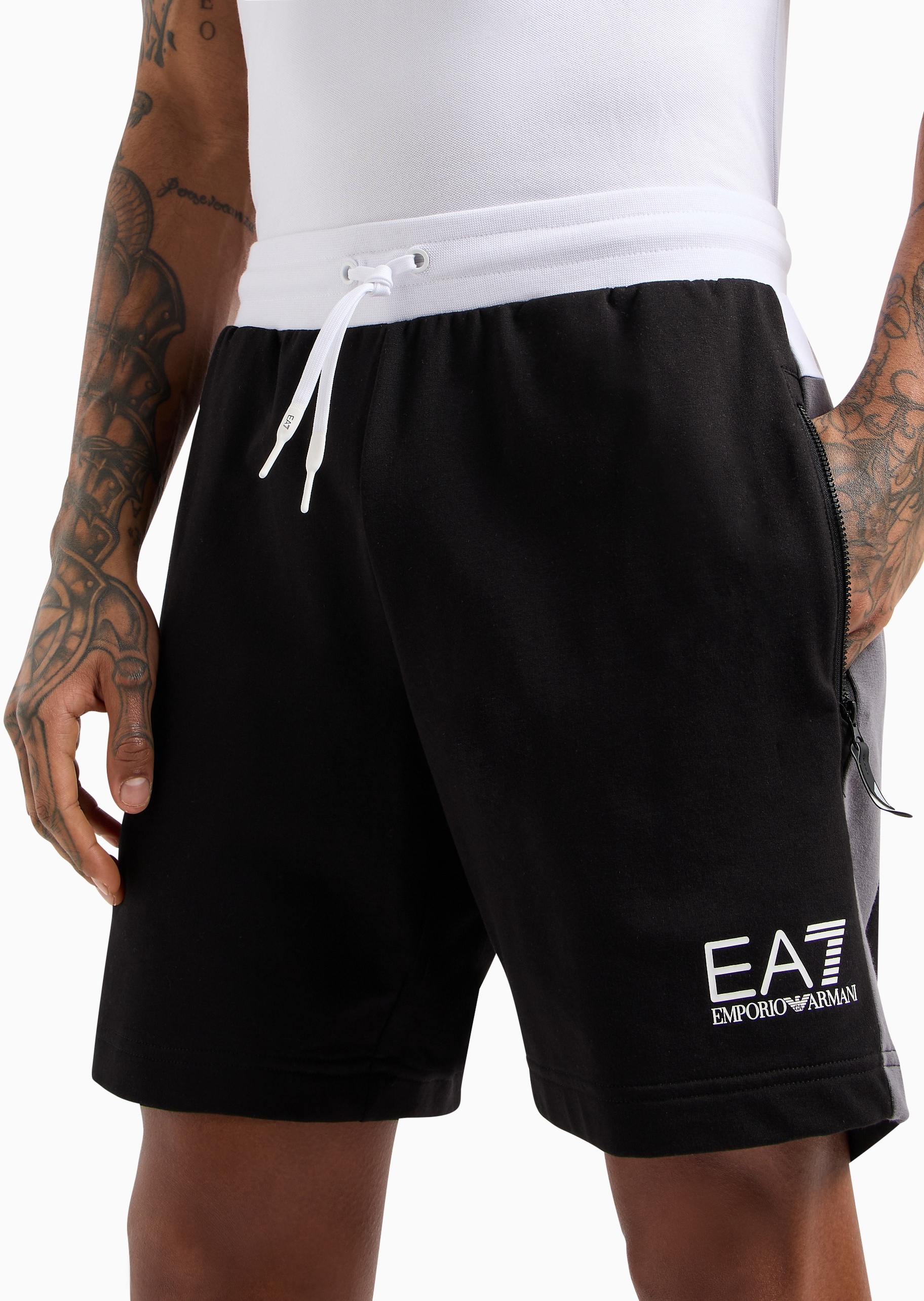EA7 男士棉质微弹合身系带腰健身训练短裤