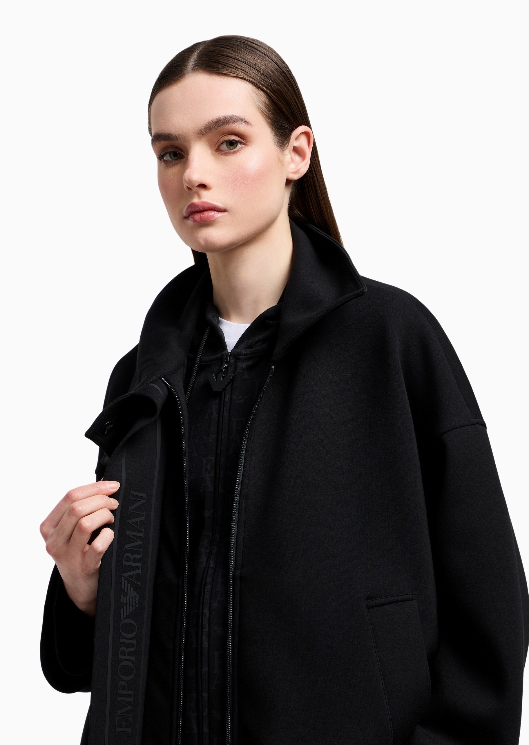 Emporio Armani 女士宽松长袖按扣翻领落肩休闲廓形夹克