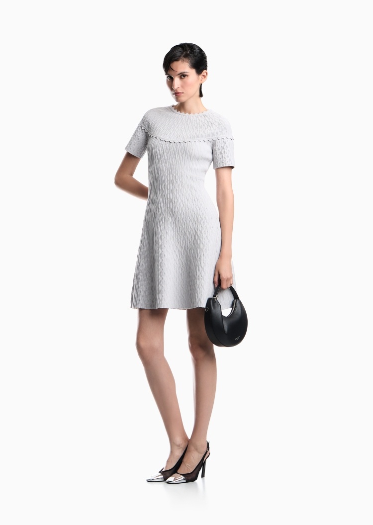 Emporio Armani 女士短袖短款圆领波浪纹肌理连衣裙