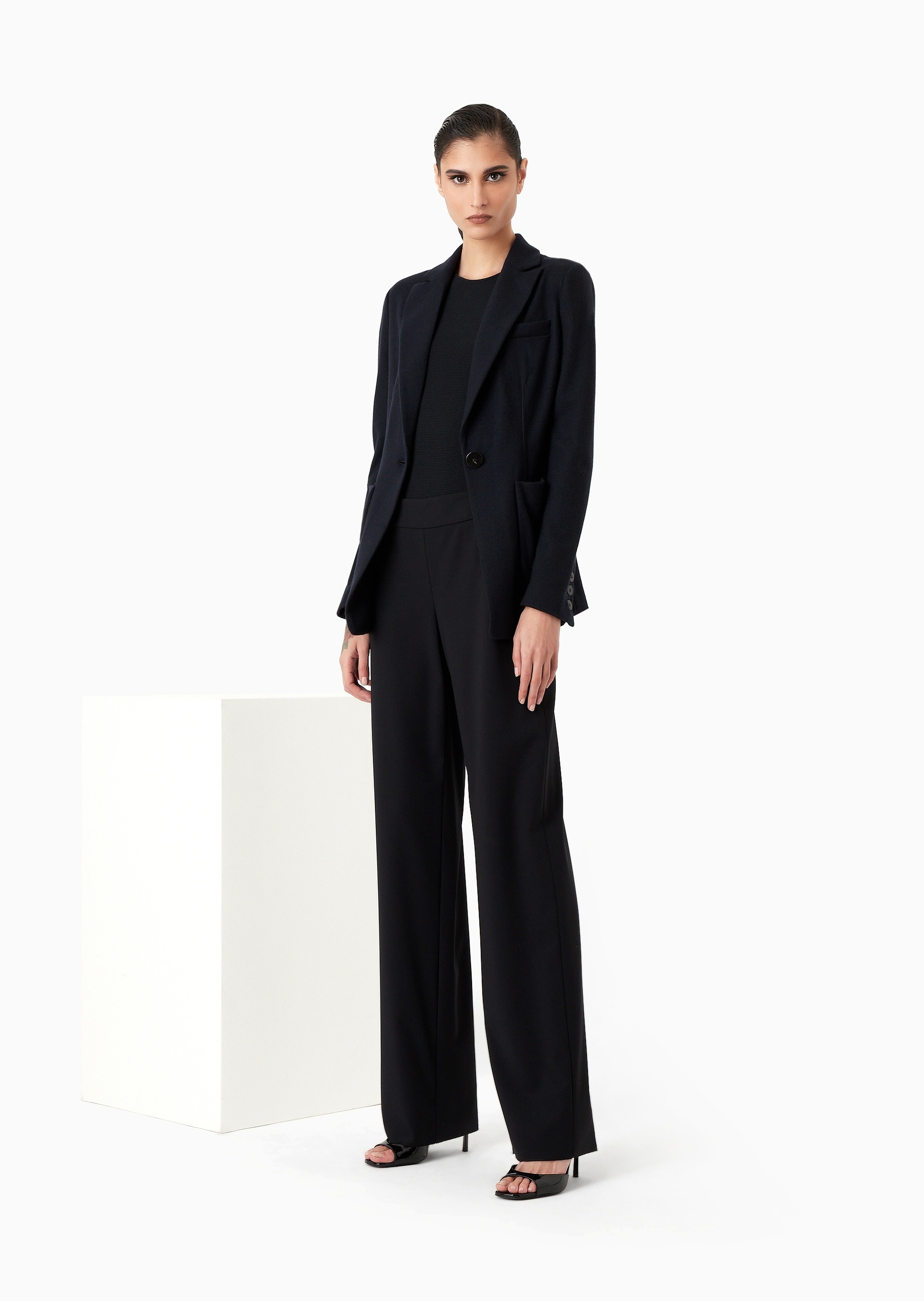 Giorgio Armani 女士人造棉修身长袖圆领纯色打底针织衫