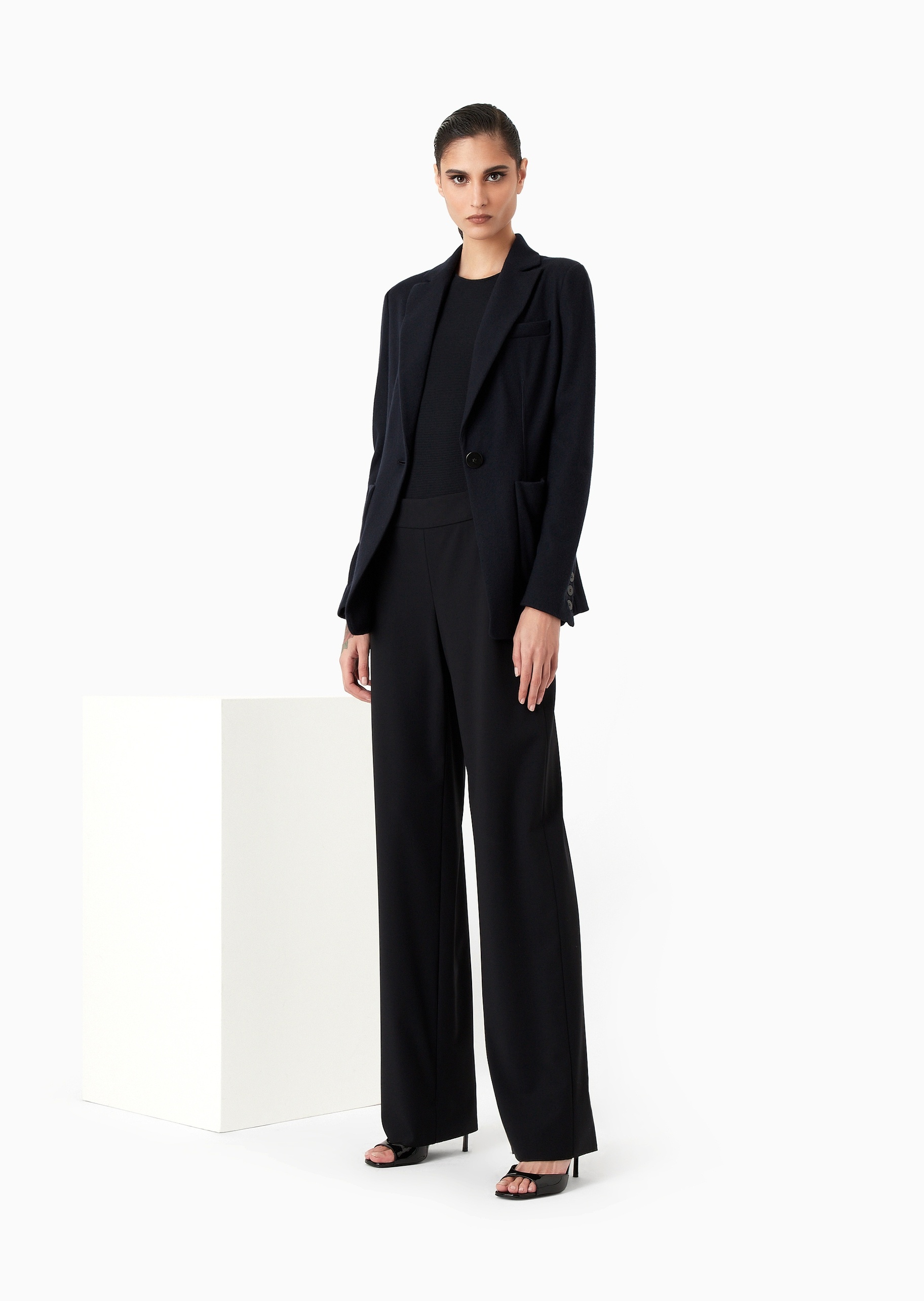 Giorgio Armani 女士修身短袖圆领通体横条纹纯色针织T恤