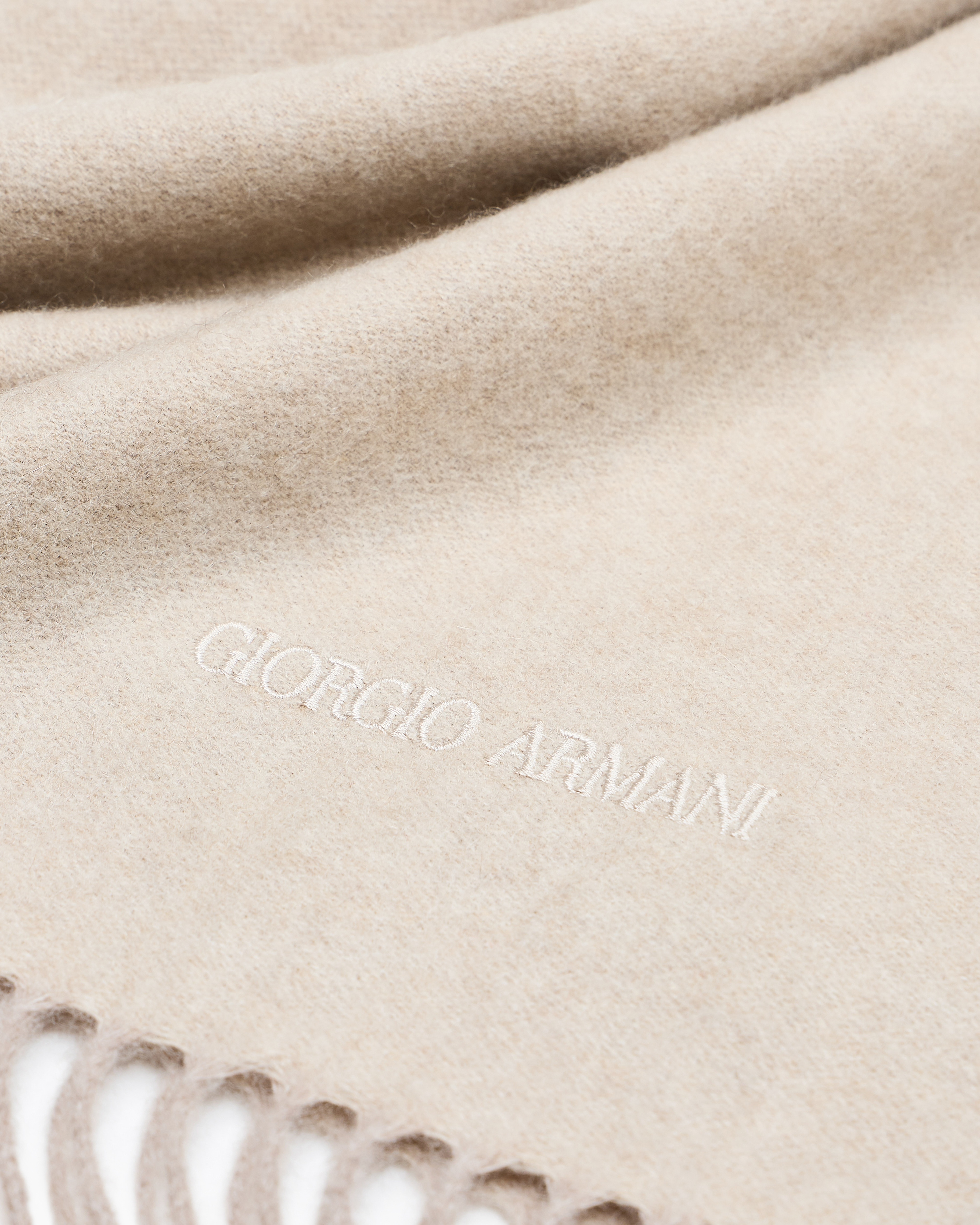 Giorgio Armani 男士山羊绒保暖纯色流苏刺绣商务休闲围巾