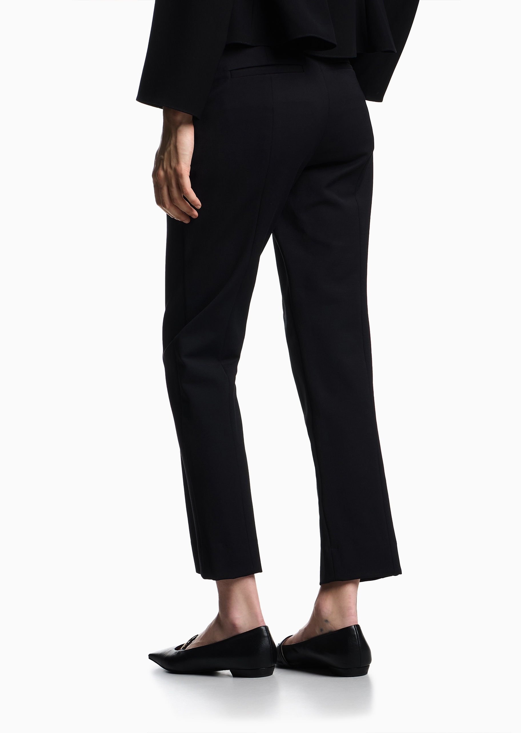 Emporio Armani 女士棉质修身七分款直筒优雅纯色商务休闲裤