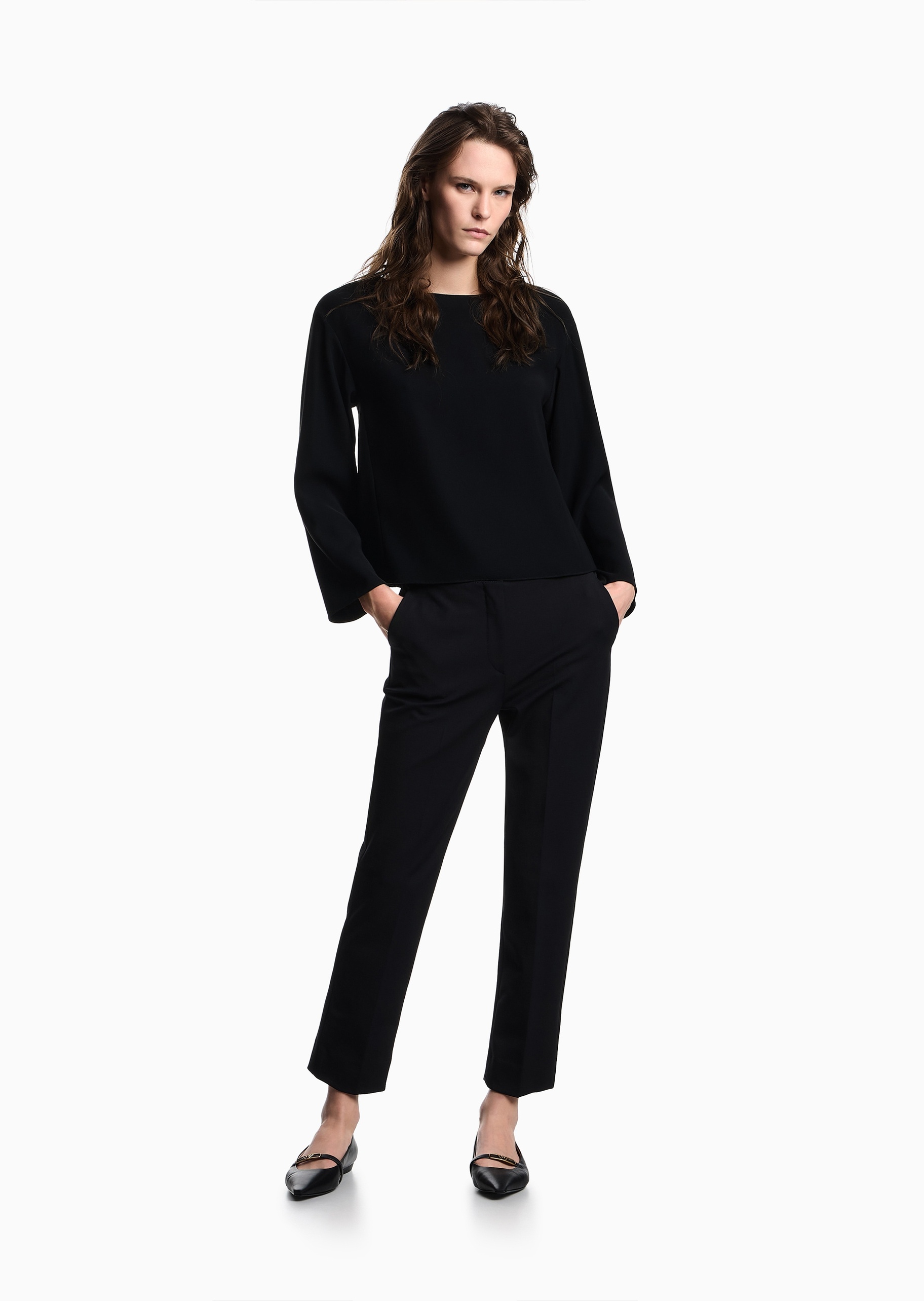 Emporio Armani 女士棉质修身七分款直筒优雅纯色商务休闲裤