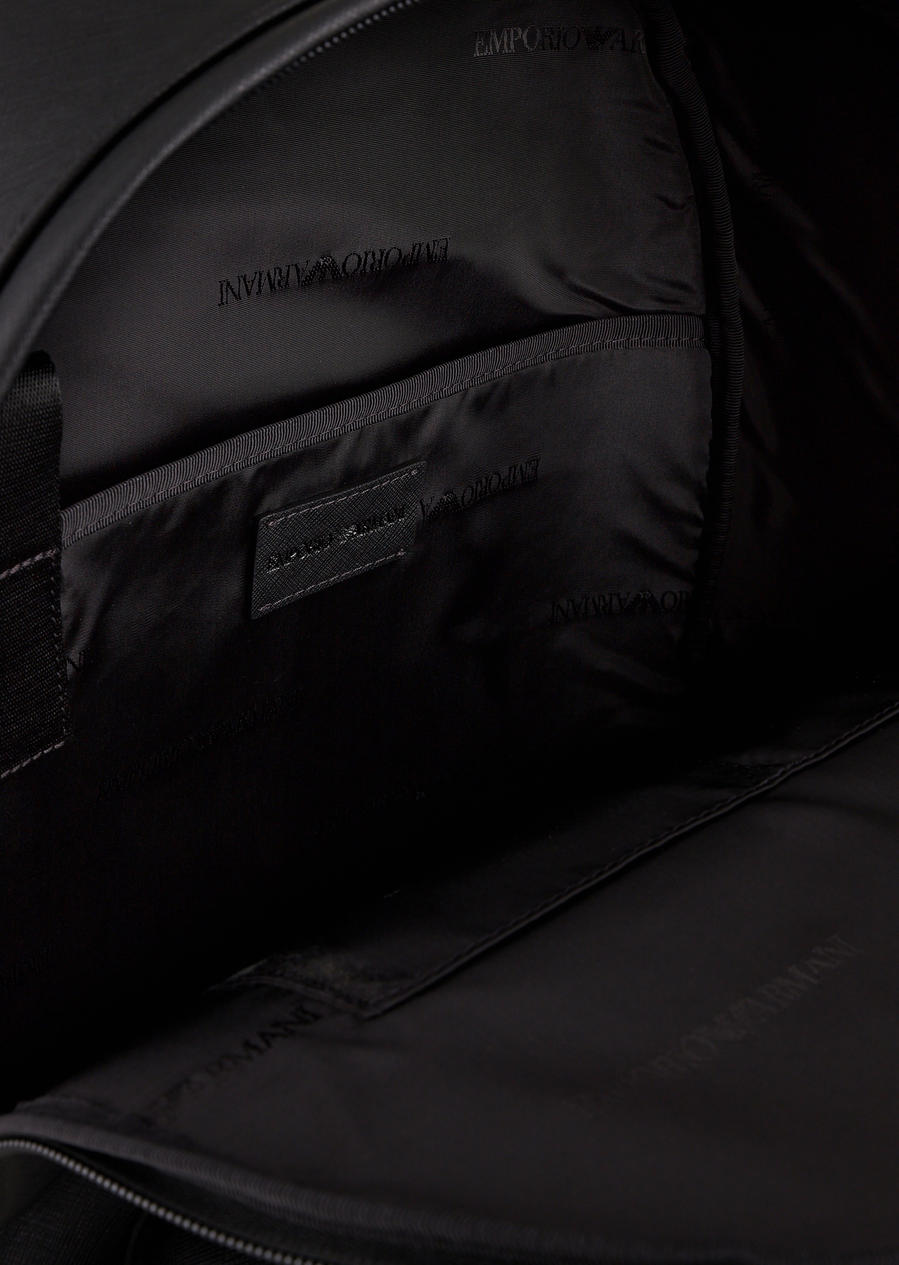 Emporio Armani 男士商务休闲通勤大容量手提双肩公文包