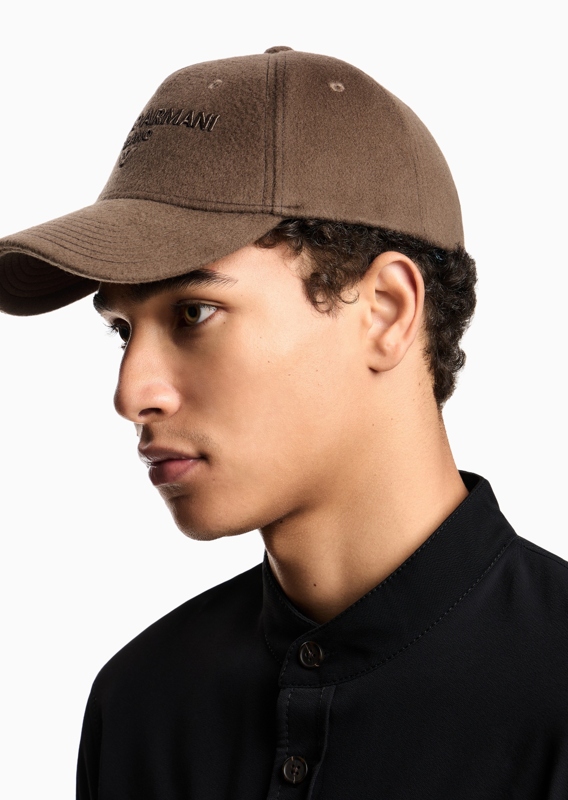 Emporio Armani 男士刺绣宽帽檐出游休闲棒球鸭舌帽