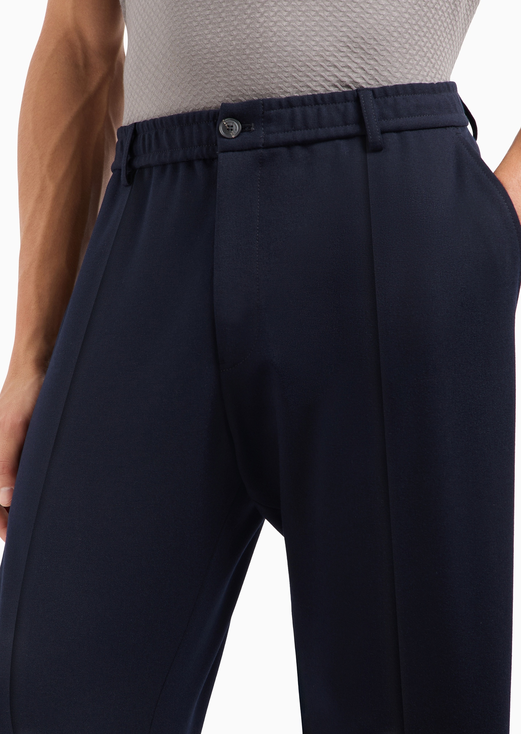 Emporio Armani 男士微弹合身长款直筒纯色休闲裤