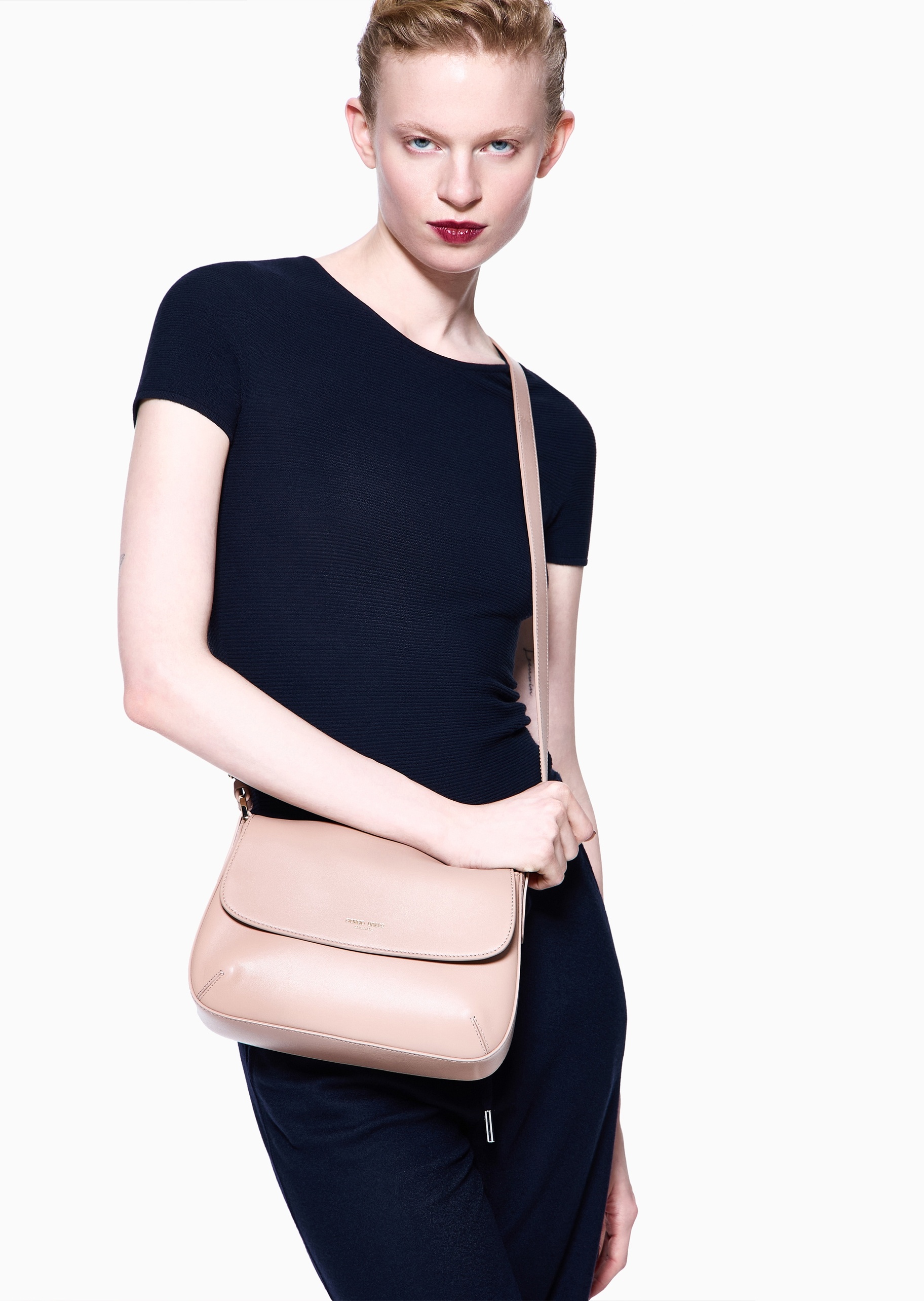 Giorgio Armani 女士羊皮革商务通勤休闲单肩手提斜挎包