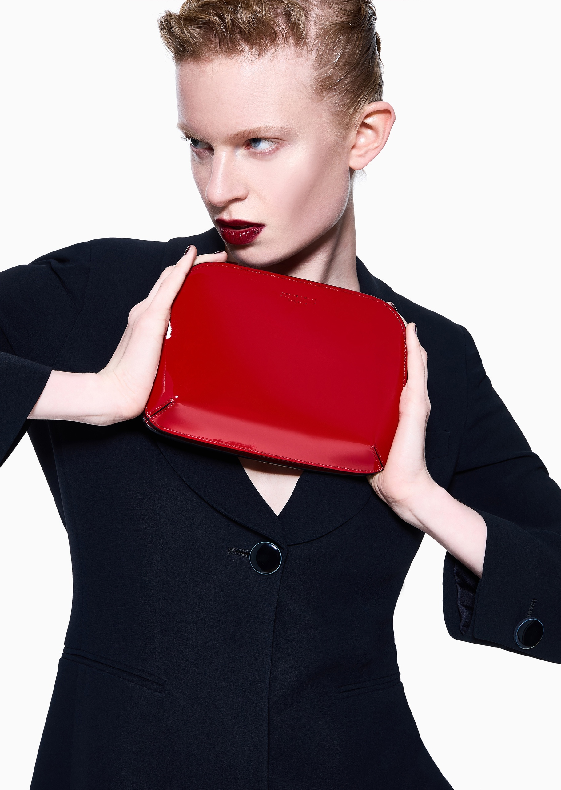 Giorgio Armani 女士牛皮革商务通勤复古链条斜挎单肩手拿包