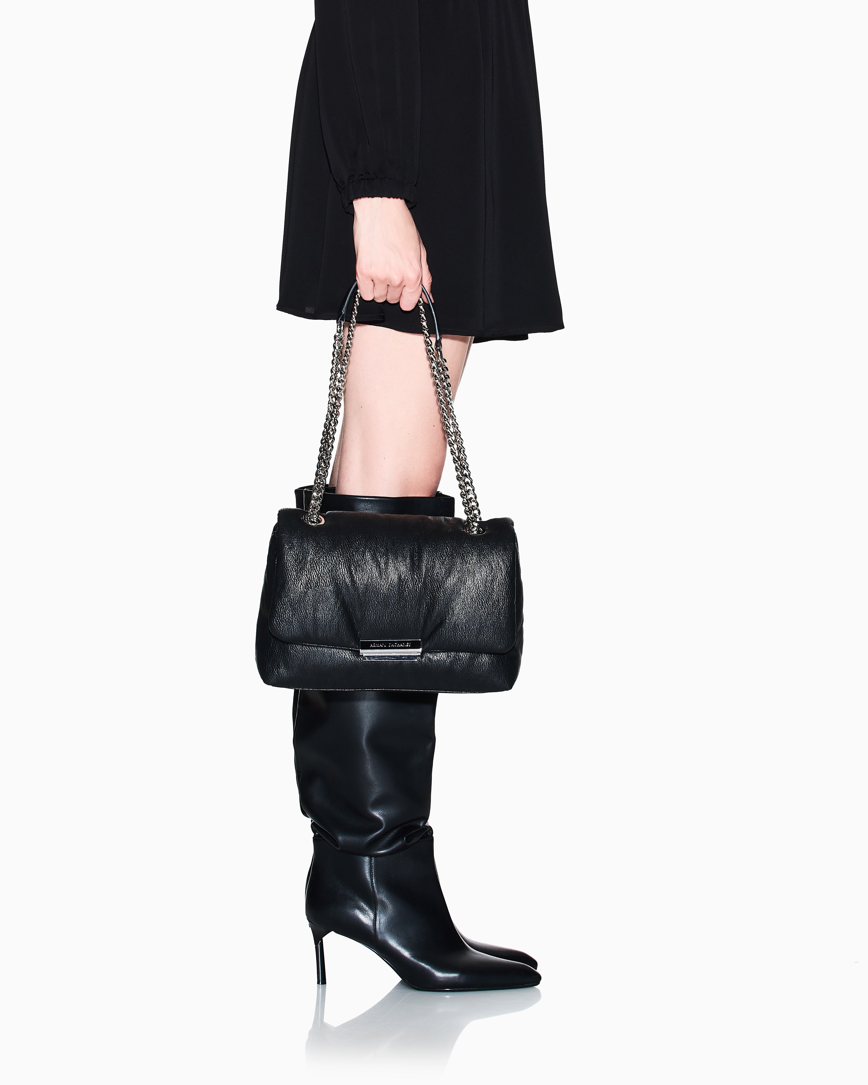 ARMANI EXCHANGE 女士商务通勤单肩斜挎链条邮差包