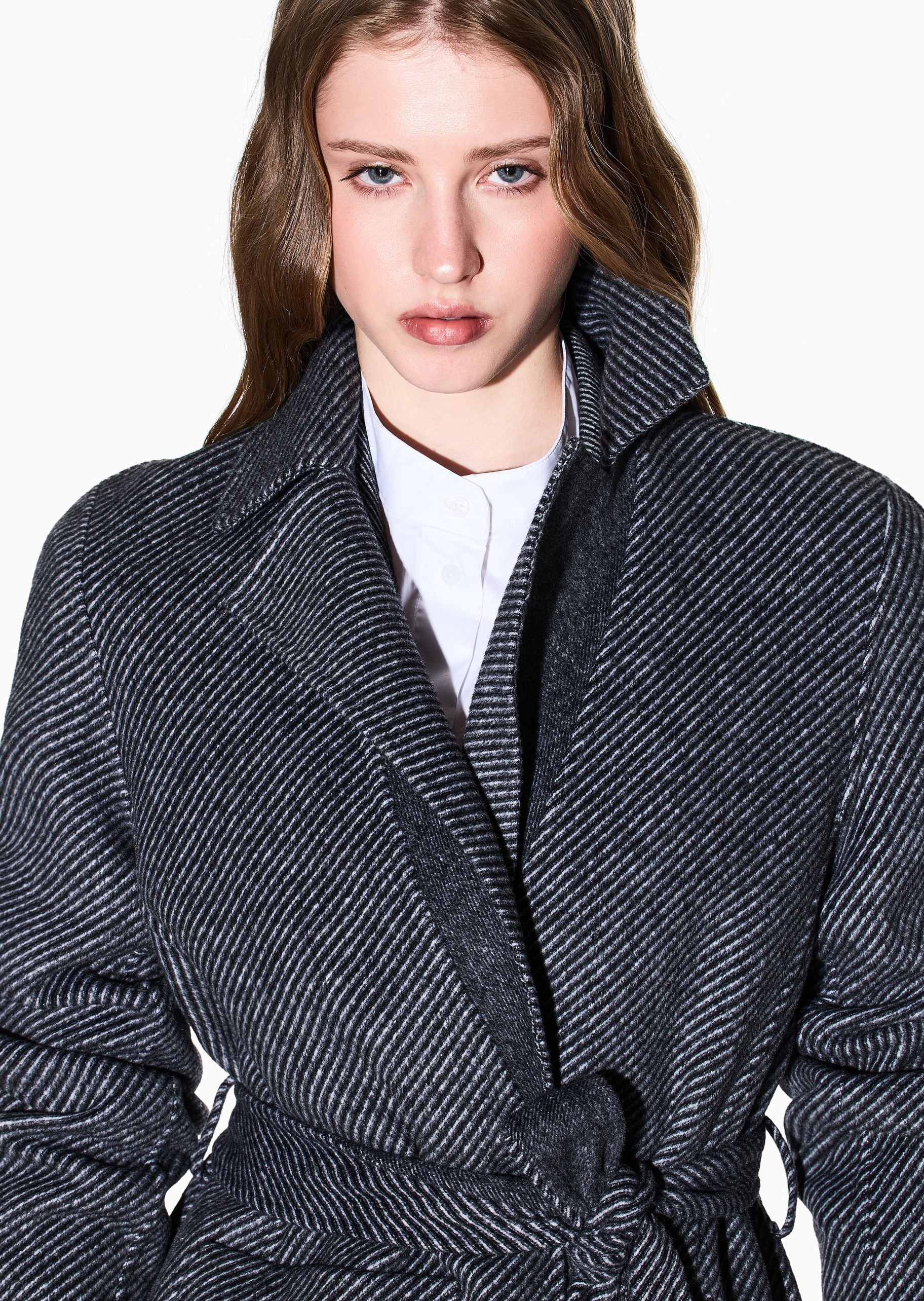 ARMANI EXCHANGE 女士绵羊毛长袖平驳领配腰带短大衣