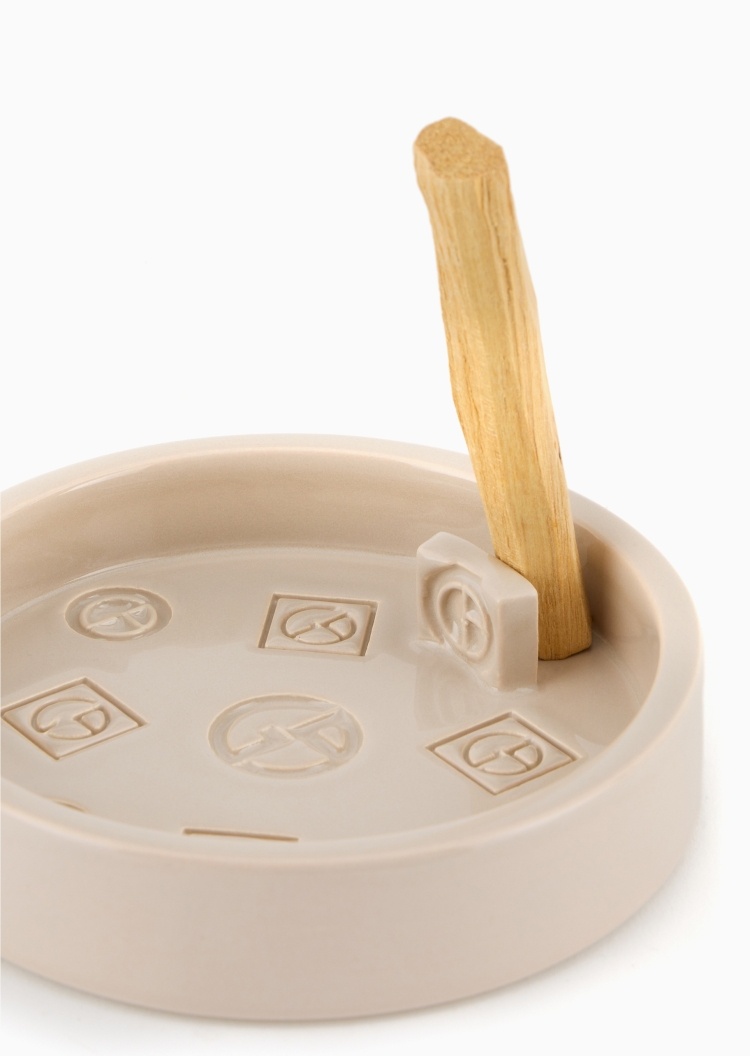 ARMANI CASA TARA 釉面陶瓷圆形秘鲁圣木燃烧盘