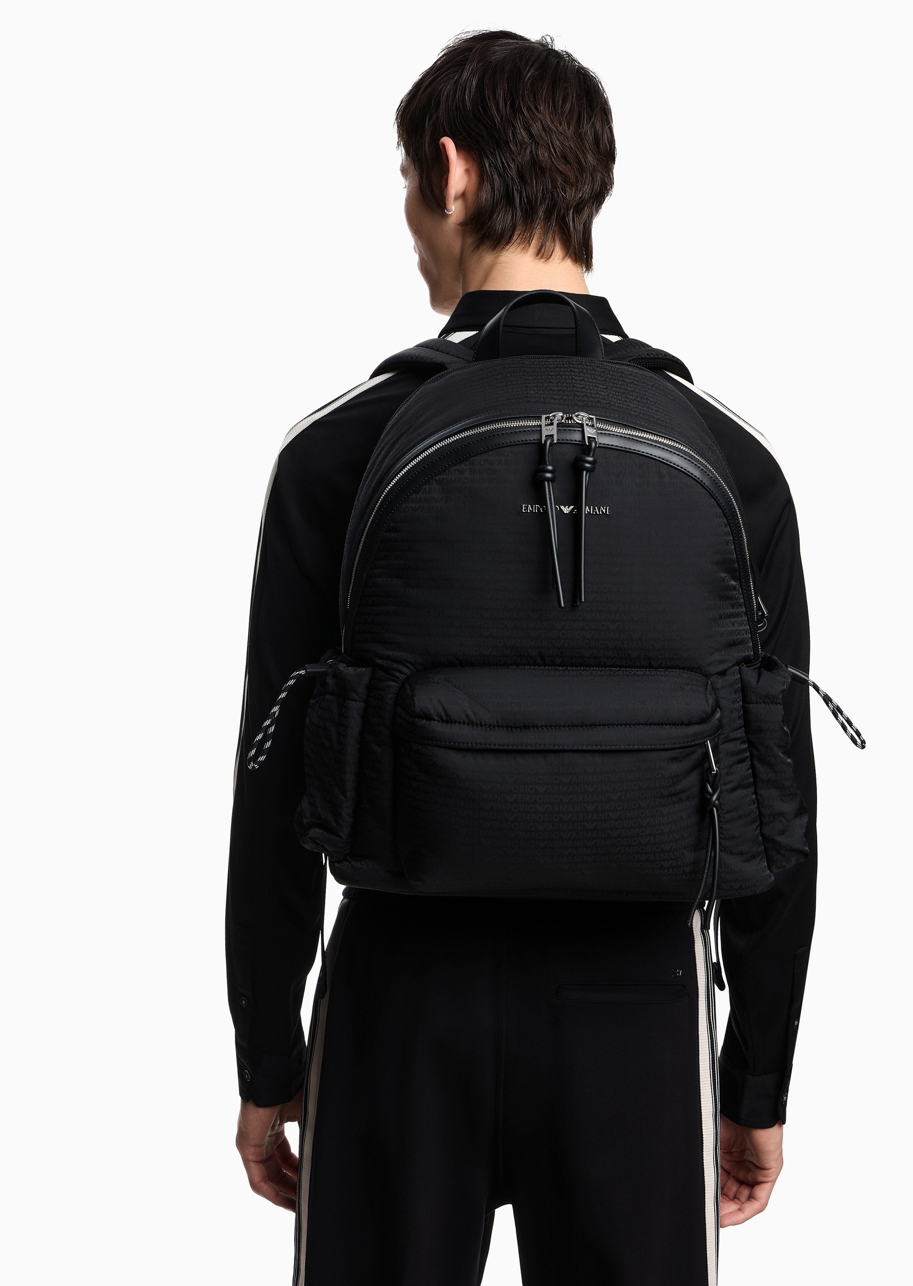 Emporio Armani 男士拉链可调节肩带老花手提双肩包