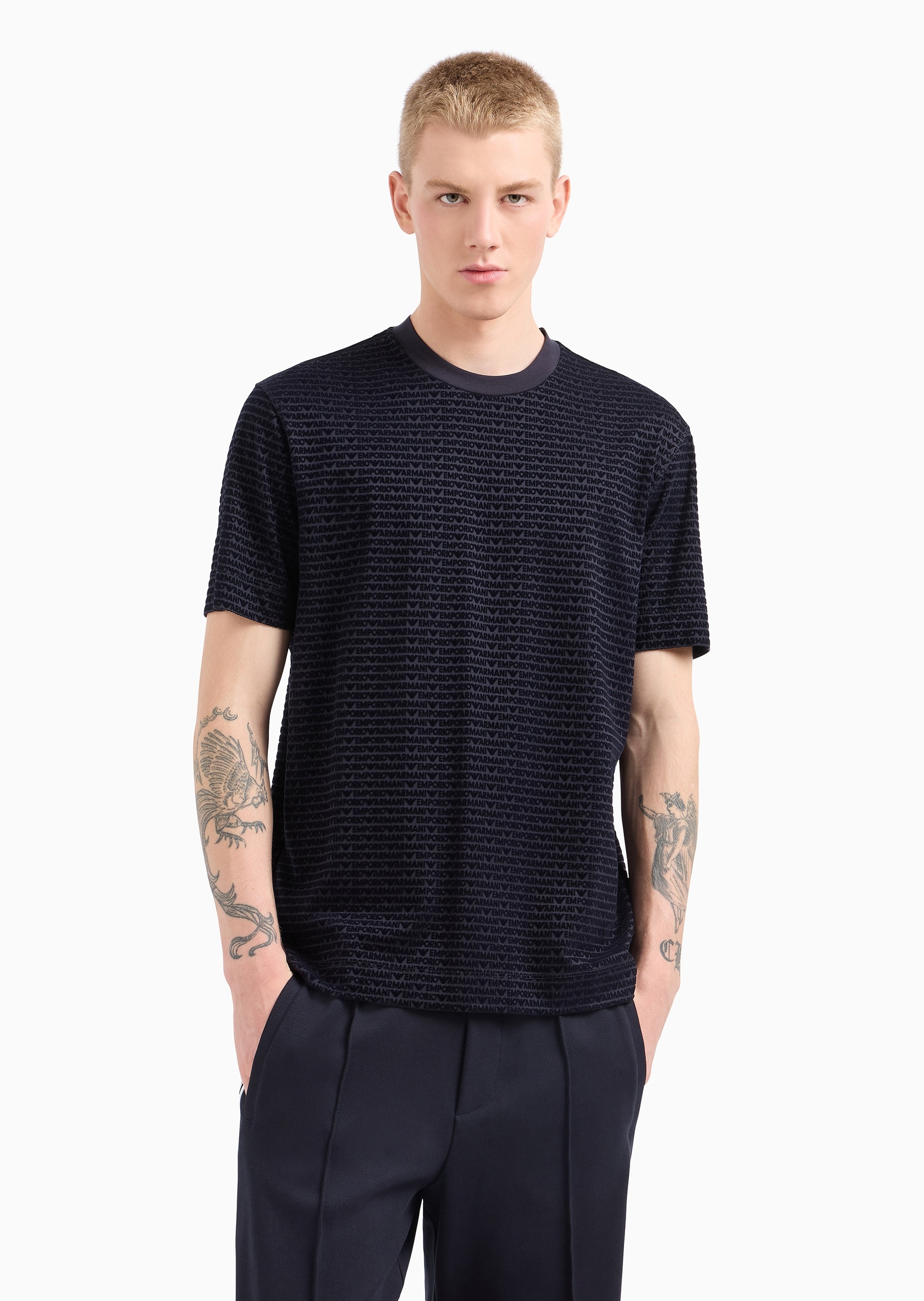 Emporio Armani 男士莱赛尔合身短袖圆领植绒字母T恤