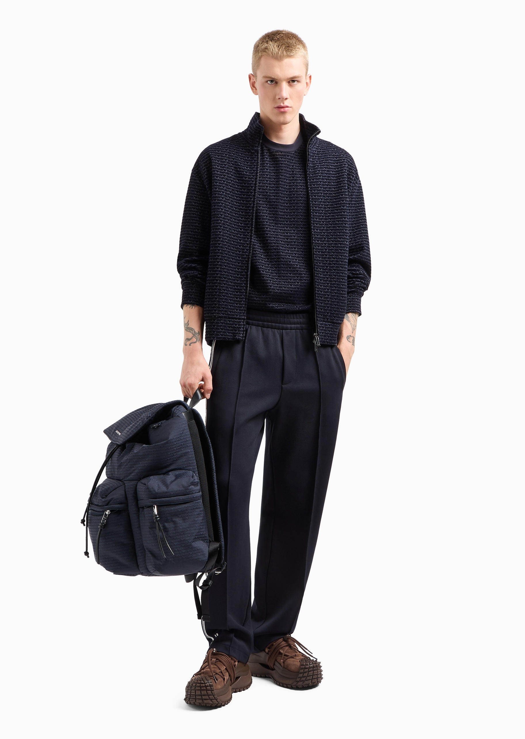 Emporio Armani 男士莱赛尔合身短袖圆领植绒字母T恤