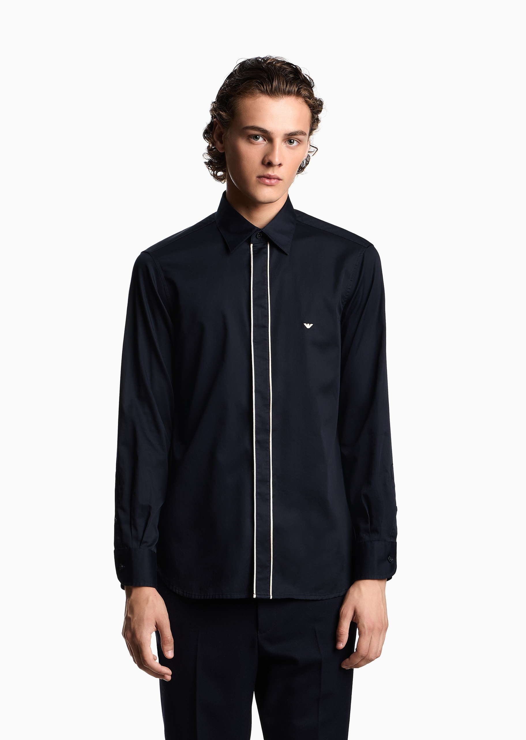 Emporio Armani 男士纯棉刺绣长袖人夫感西装衬衫