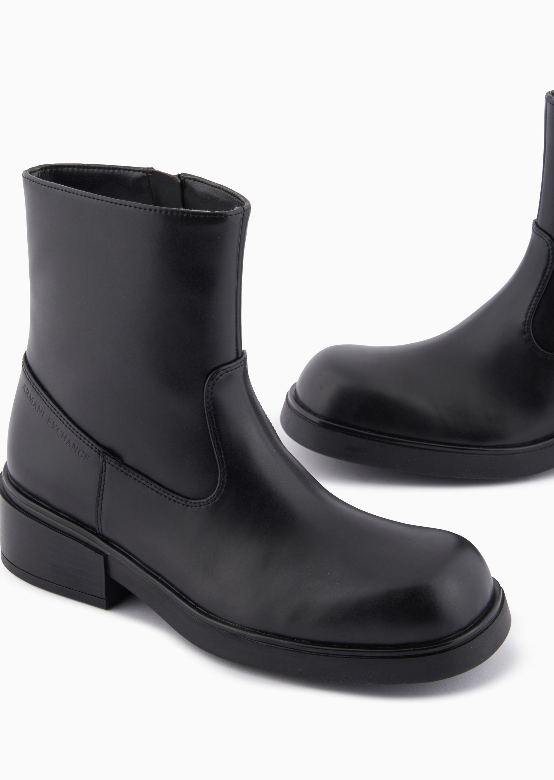 ARMANI EXCHANGE 女士拉链短筒圆头纯色休闲潮流靴子