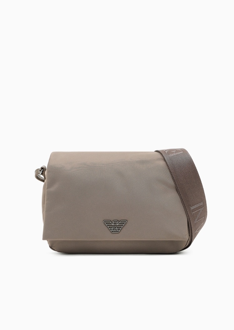 Emporio Armani 男士翻盖横款可调节肩带单肩斜挎包