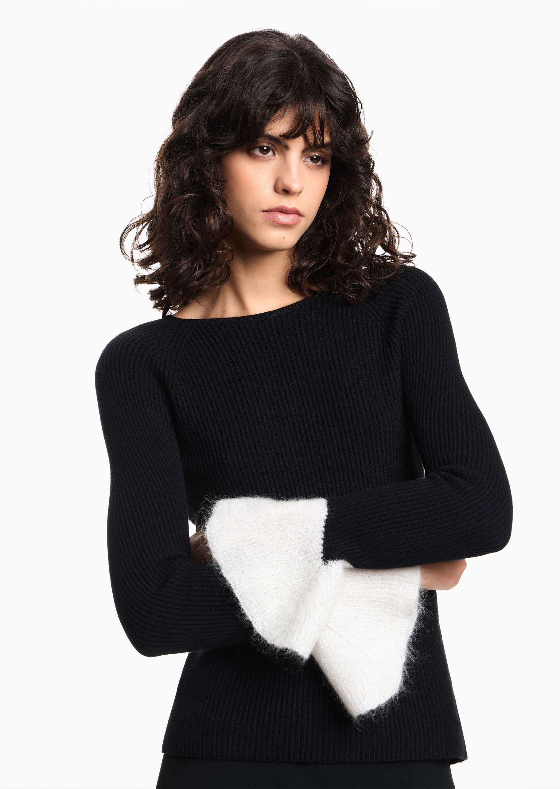 Emporio Armani 女士长袖圆领商务休闲套头针织毛衣