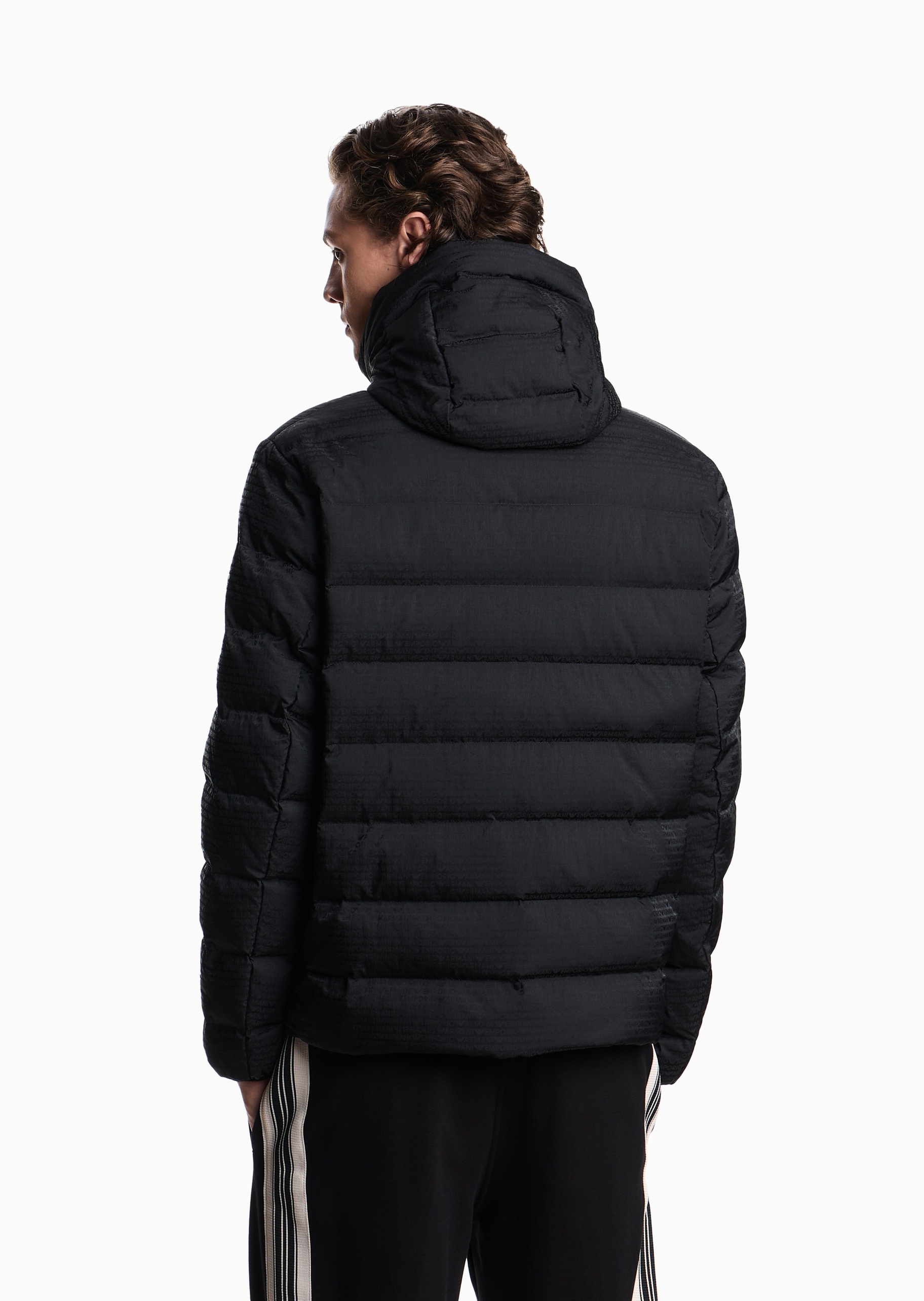 Emporio Armani 男士90白鸭绒连帽排骨羽绒服外套