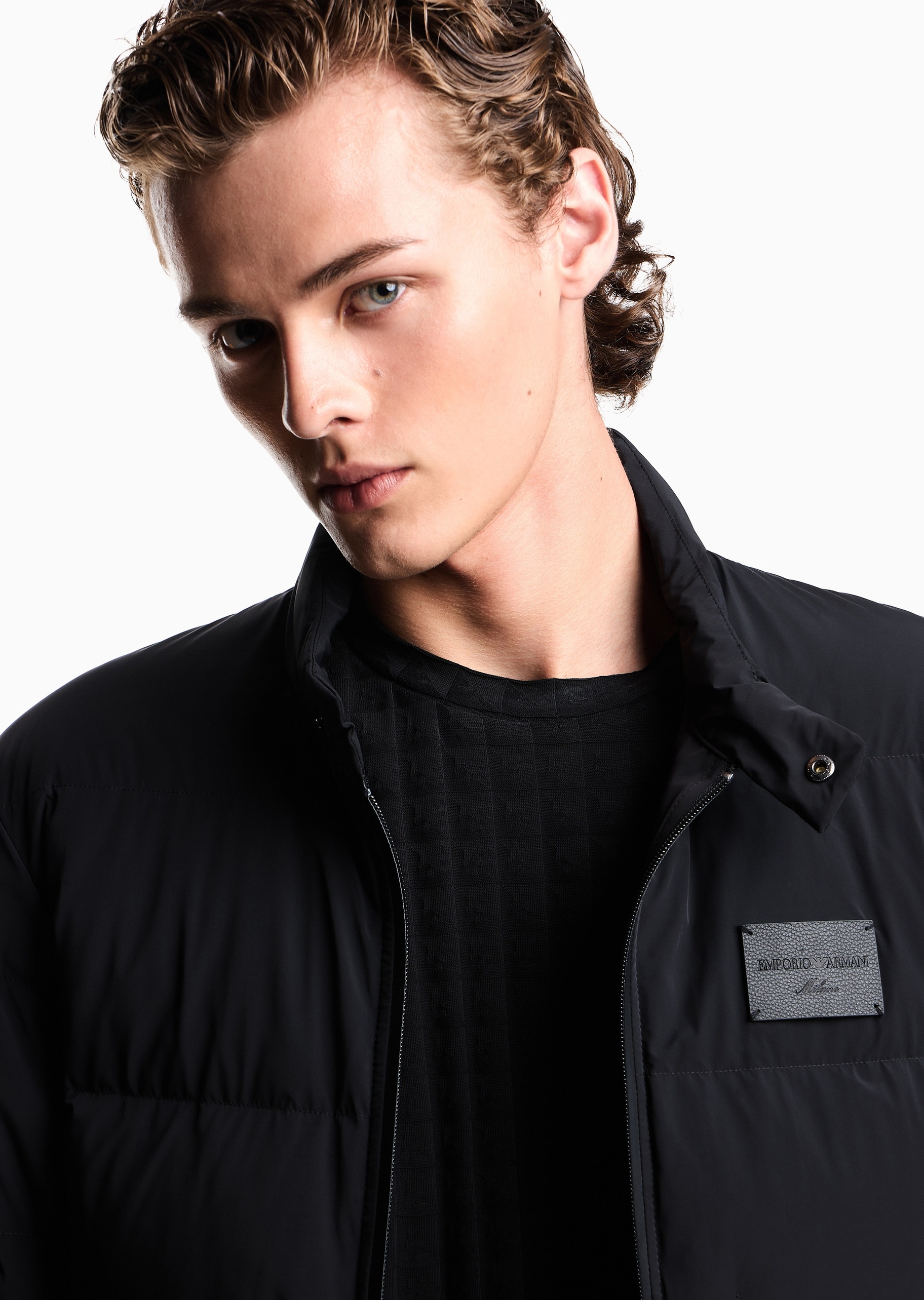 Emporio Armani 男士长袖立领纯色拉链门襟羽绒服