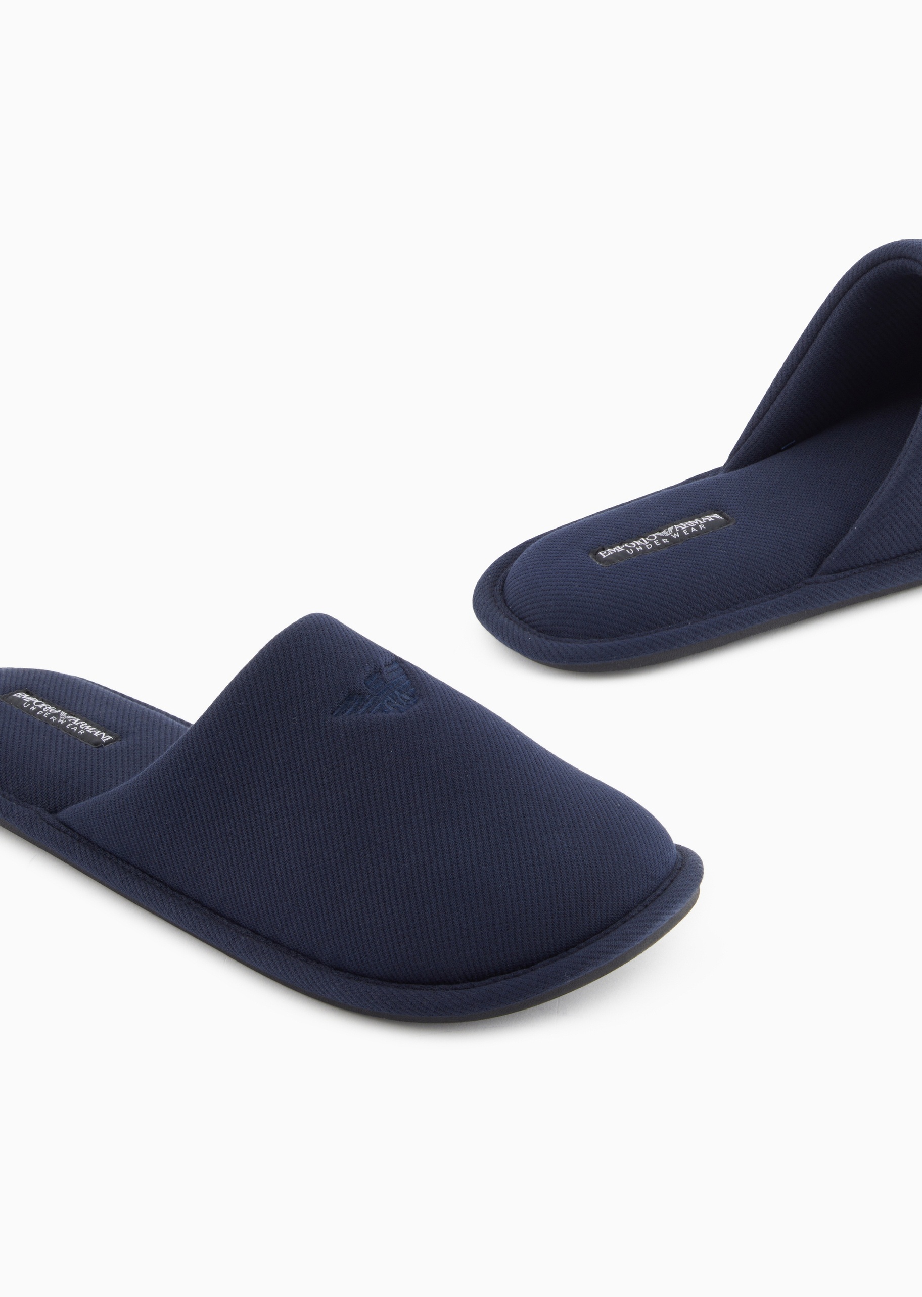 Emporio Armani 男士圆头平底鹰标刺绣斜纹家居拖鞋