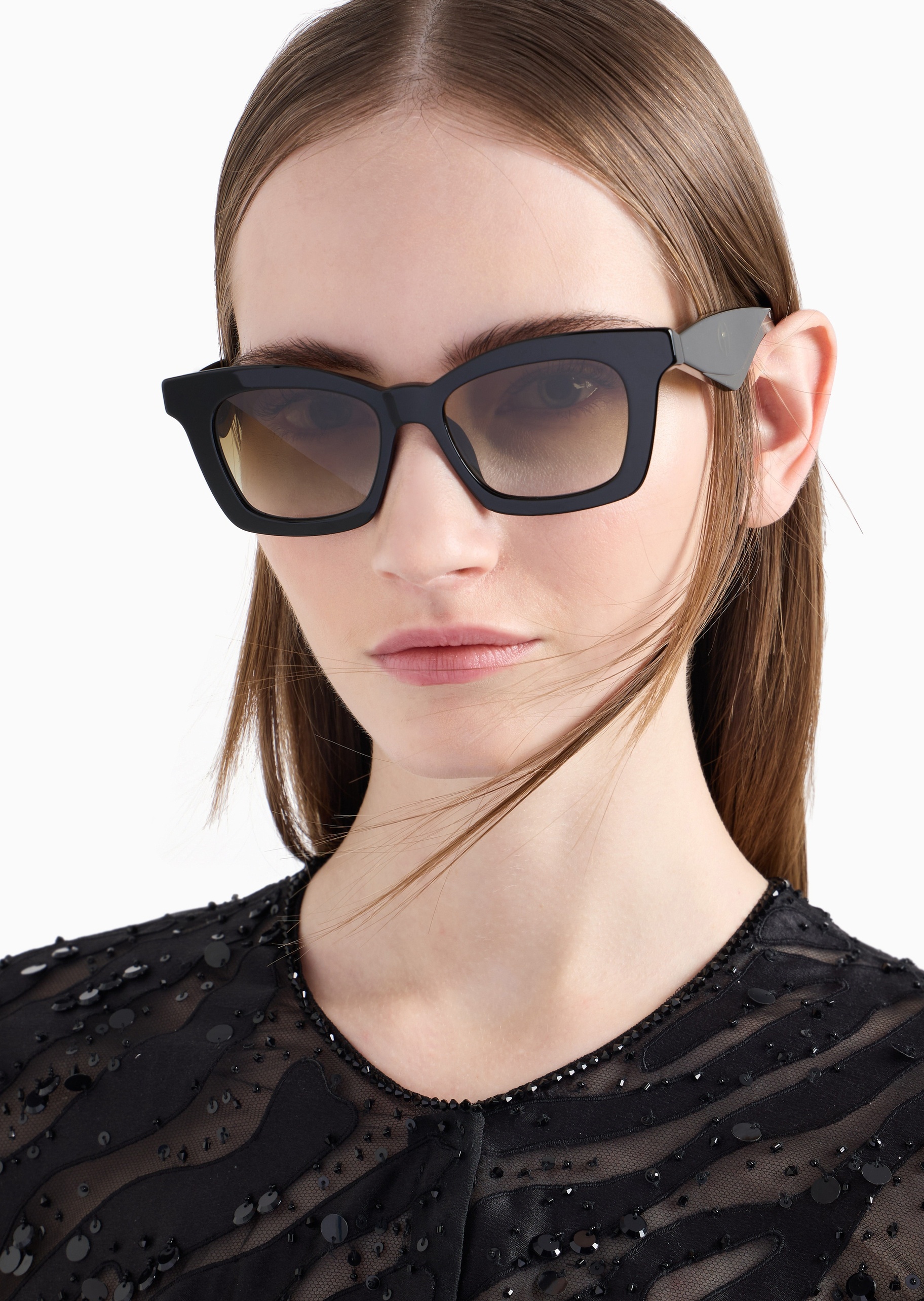 Giorgio Armani 女士蝴蝶形粗边框加宽镜腿太阳眼镜