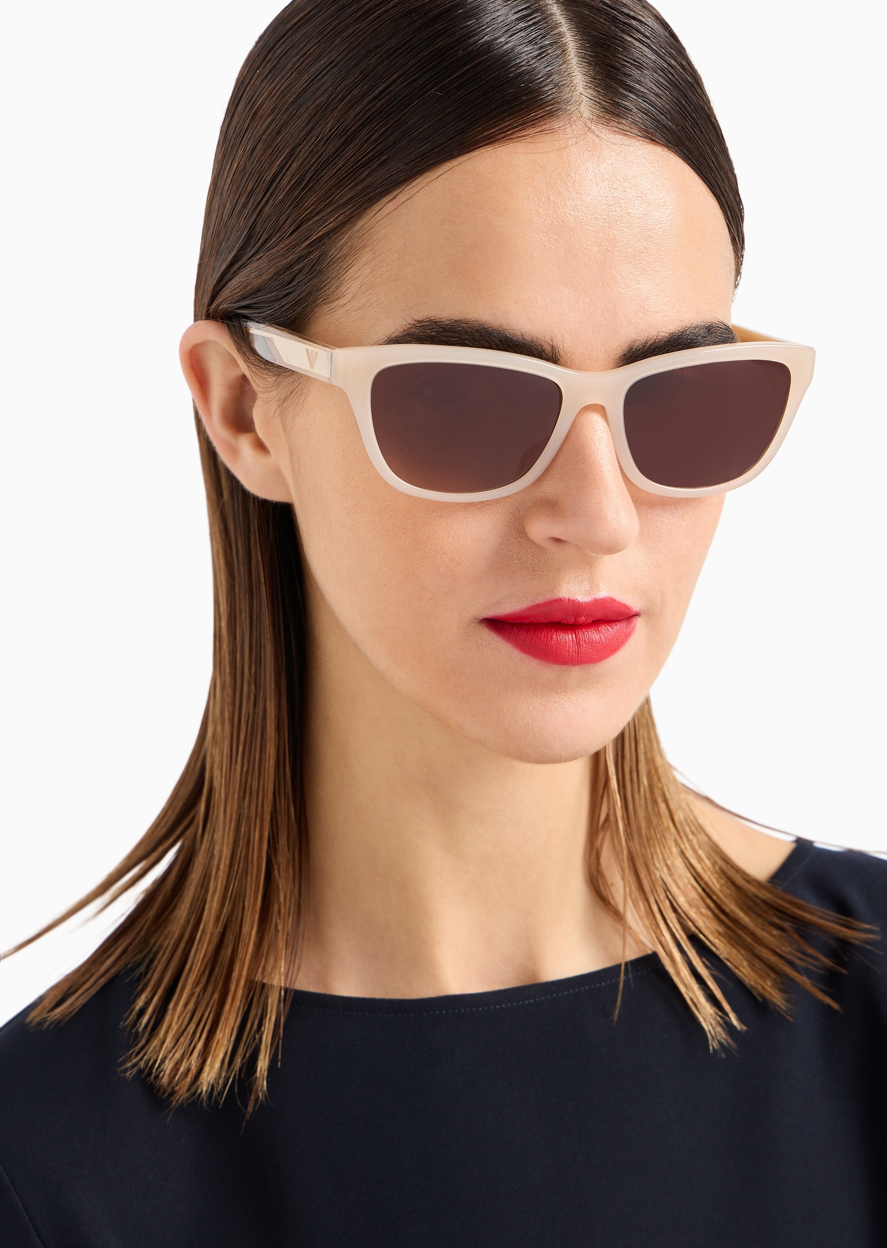 Emporio Armani 女士渐变镜片猫眼形复古摩登太阳眼镜