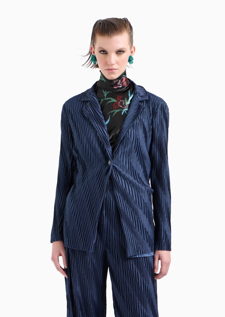 Giorgio Armani 女士合身长袖平驳领褶裥秀场同款西装外套