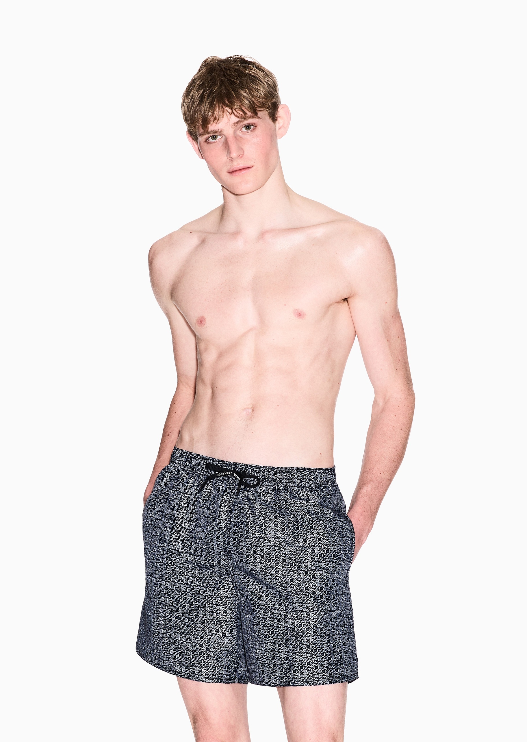 ARMANI EXCHANGE 男士松紧系带短款满印LOGO沙滩裤