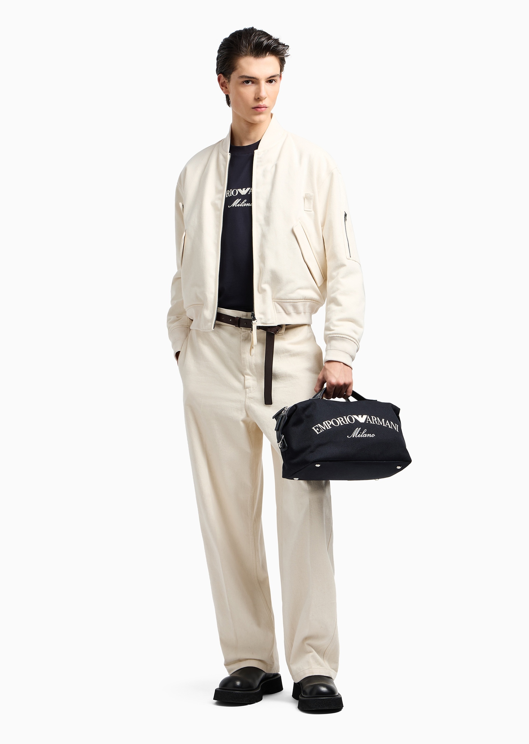 Emporio Armani 男士莱赛尔宽松短袖圆领正肩刺绣T恤