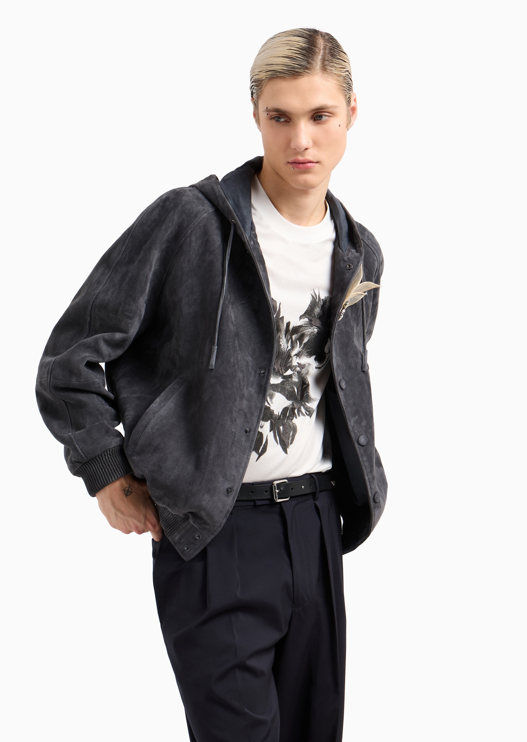 Emporio Armani 男士莱赛尔合身短袖圆领正肩花卉刺绣T恤