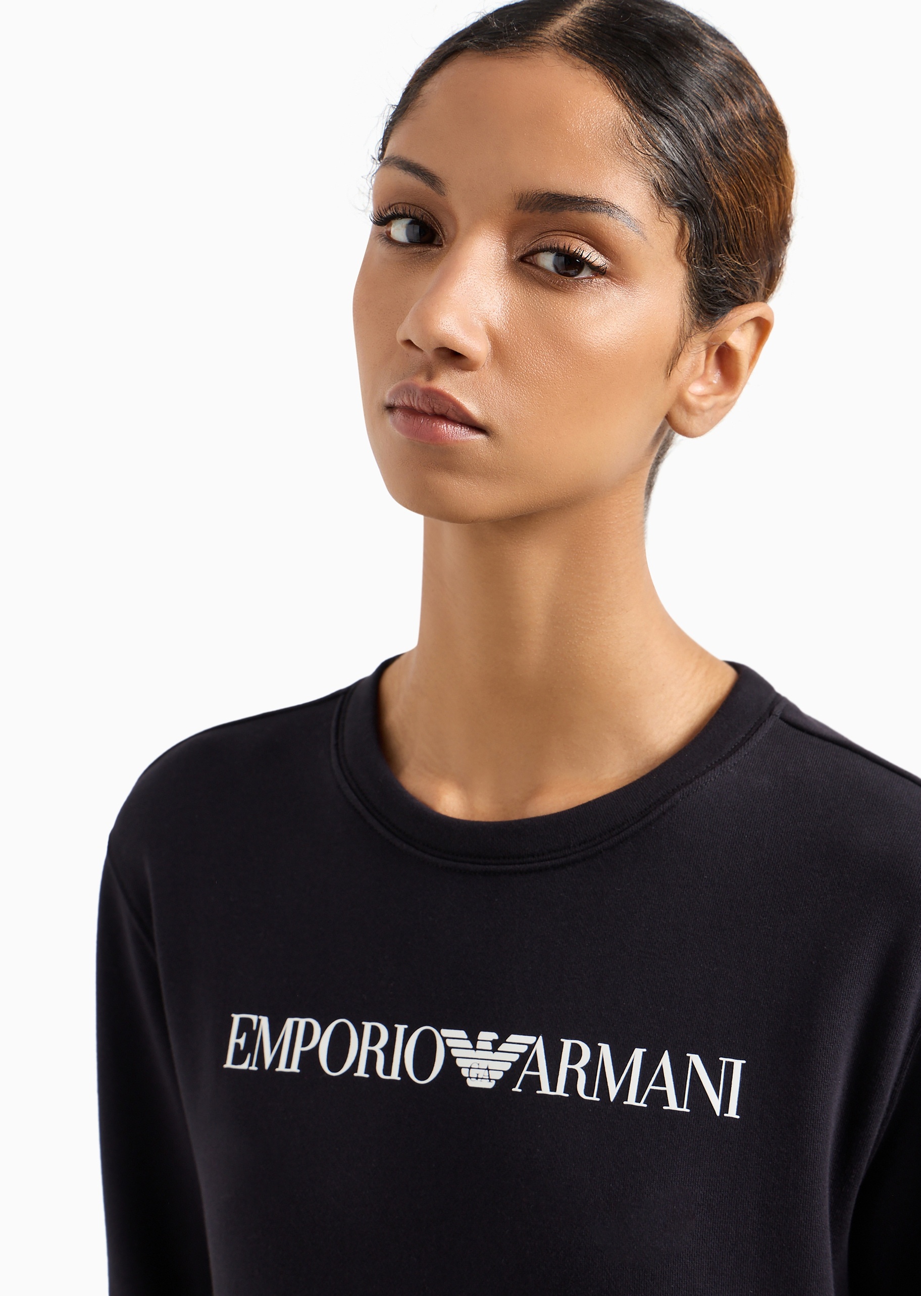 Emporio Armani 女士套头纯棉圆领合身落肩休闲运动印花卫衣