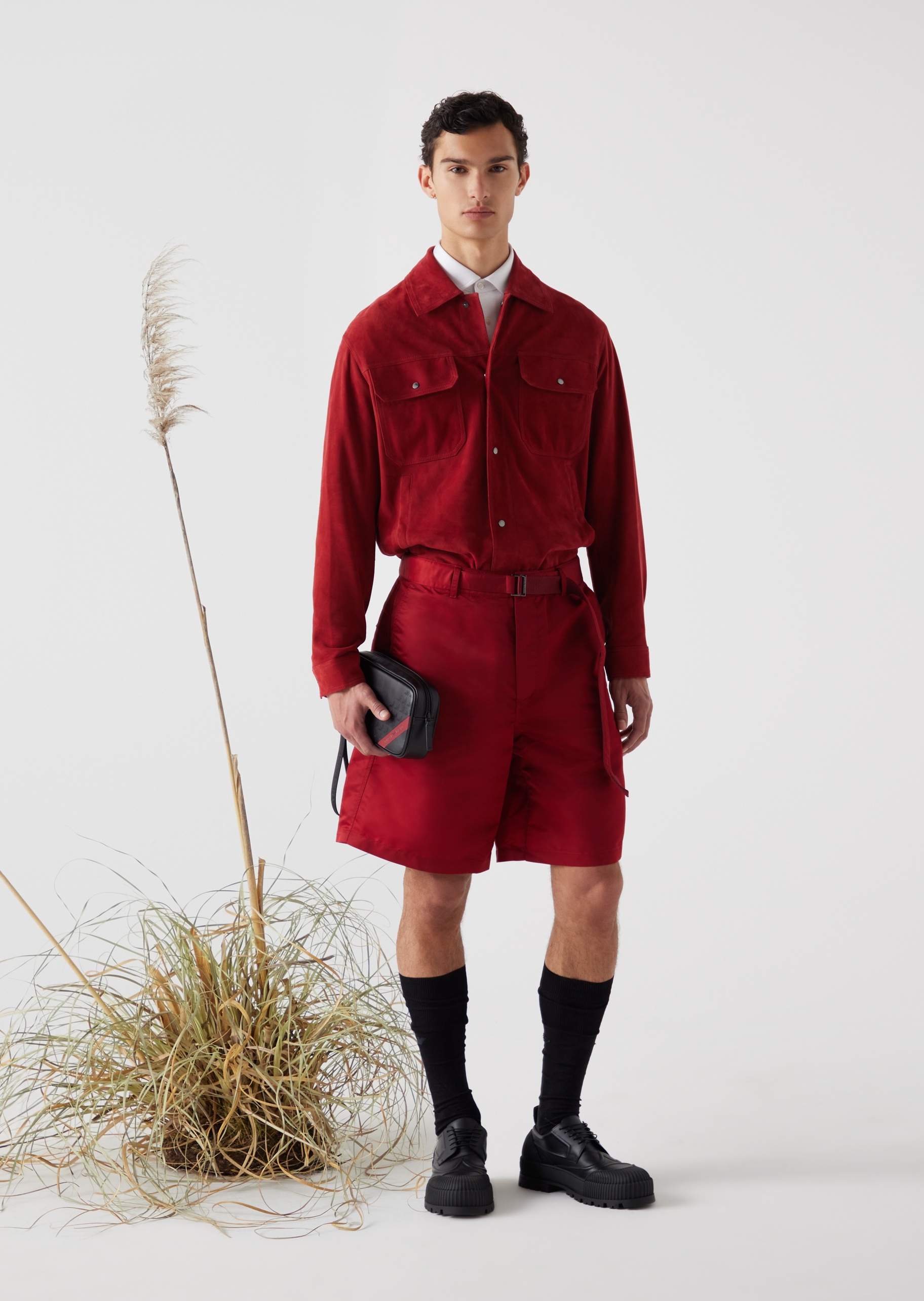 Emporio Armani 男士莱赛尔合身短袖翻领休闲衬衫