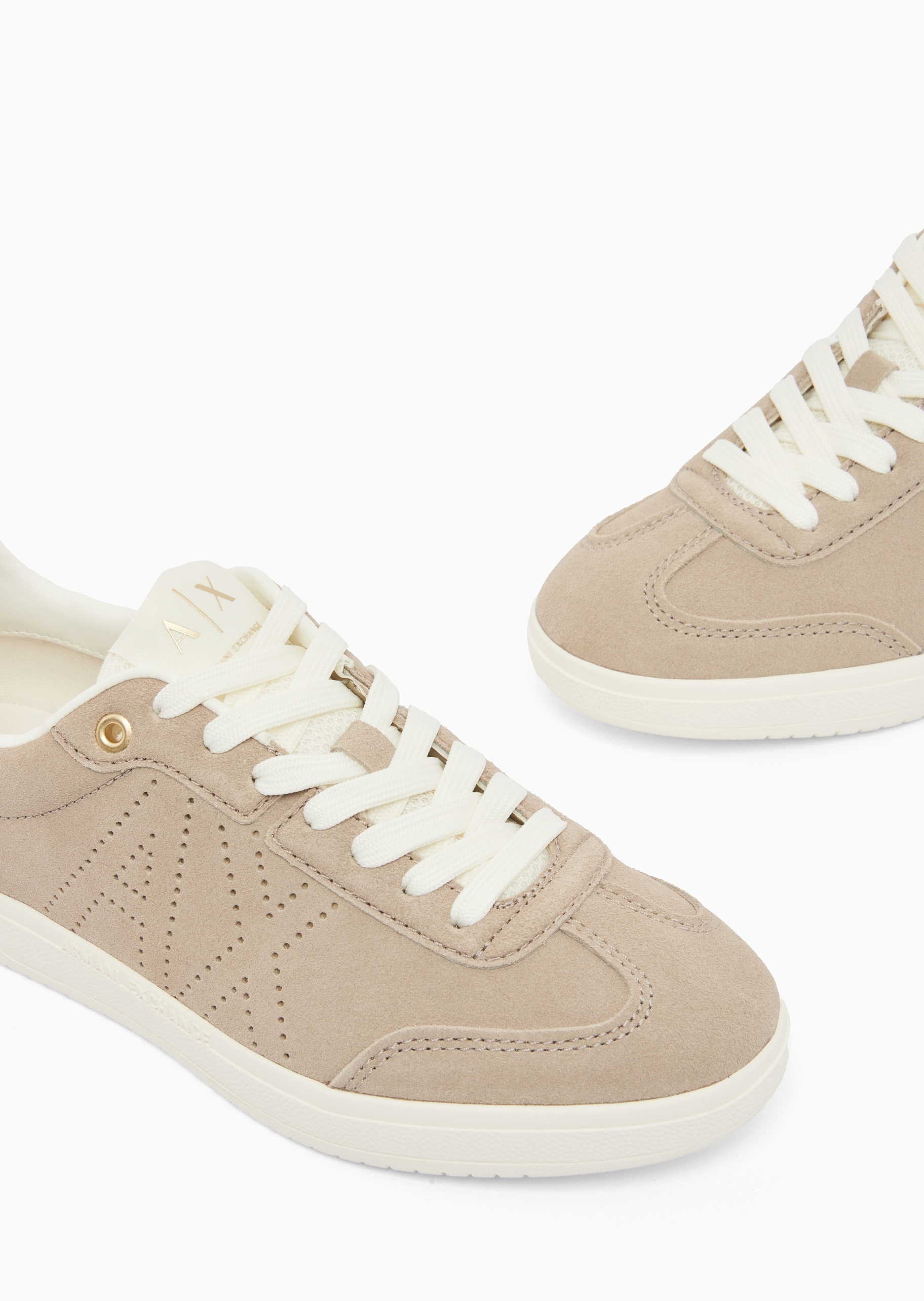 ARMANI EXCHANGE 女士绒面革系带低帮平底穿孔休闲板鞋运动鞋