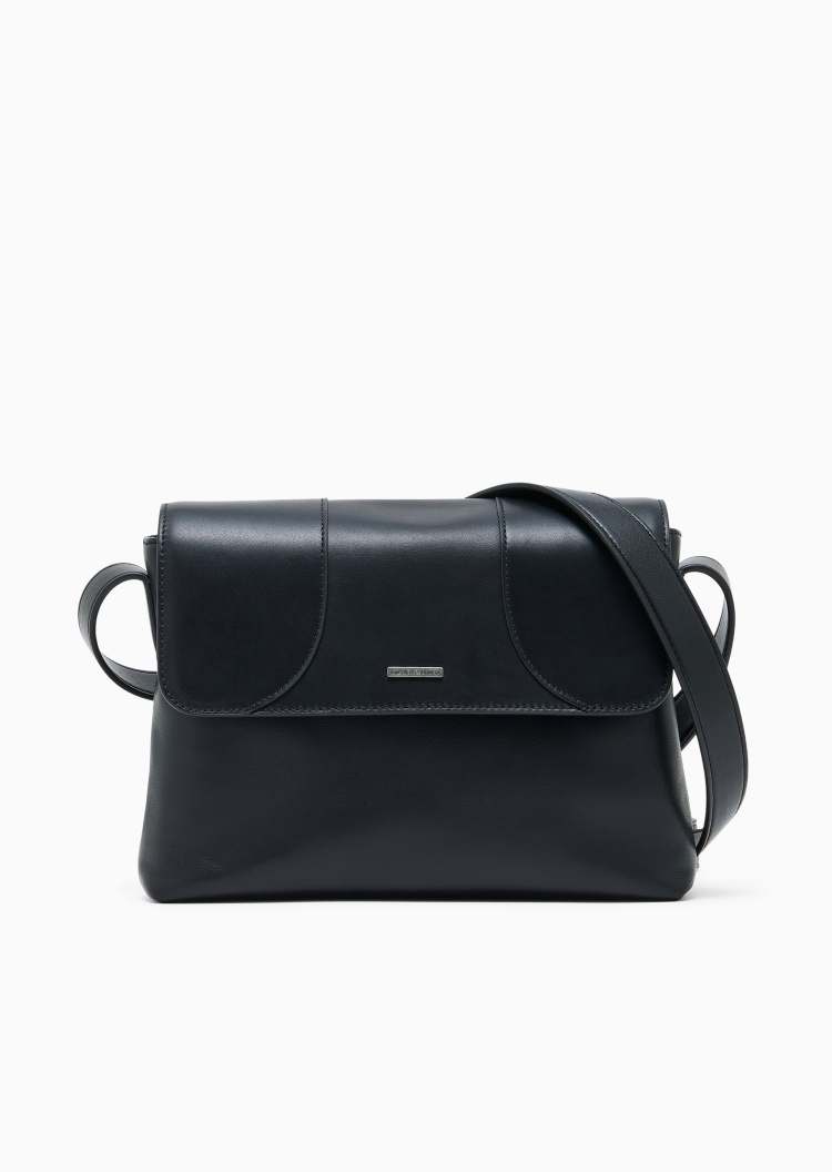 Emporio Armani 男士牛皮革翻盖方形调节肩带单肩斜挎包