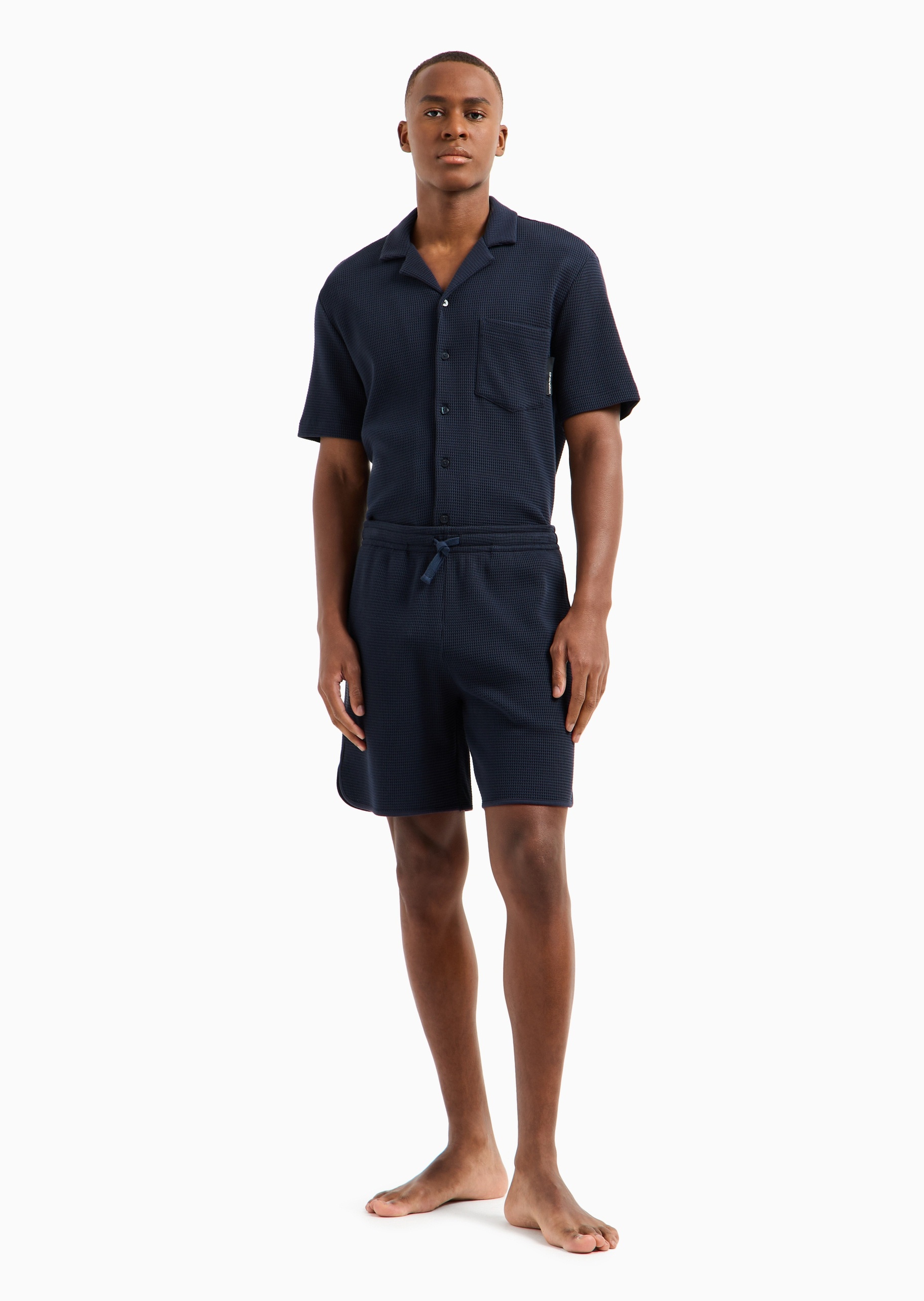 Emporio Armani 男士纯棉系带纯色华夫格家居短裤