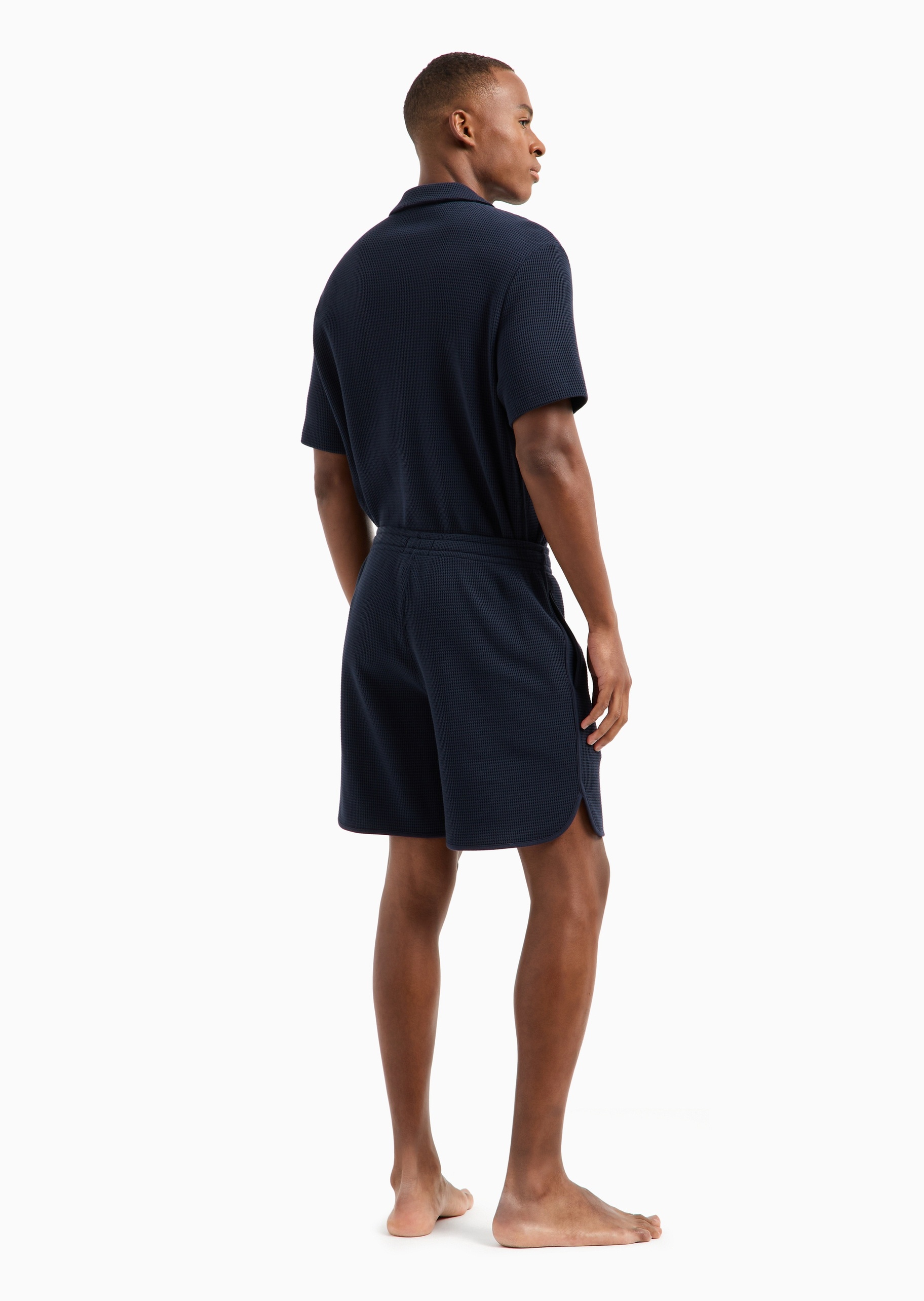 Emporio Armani 男士纯棉系带纯色华夫格家居短裤