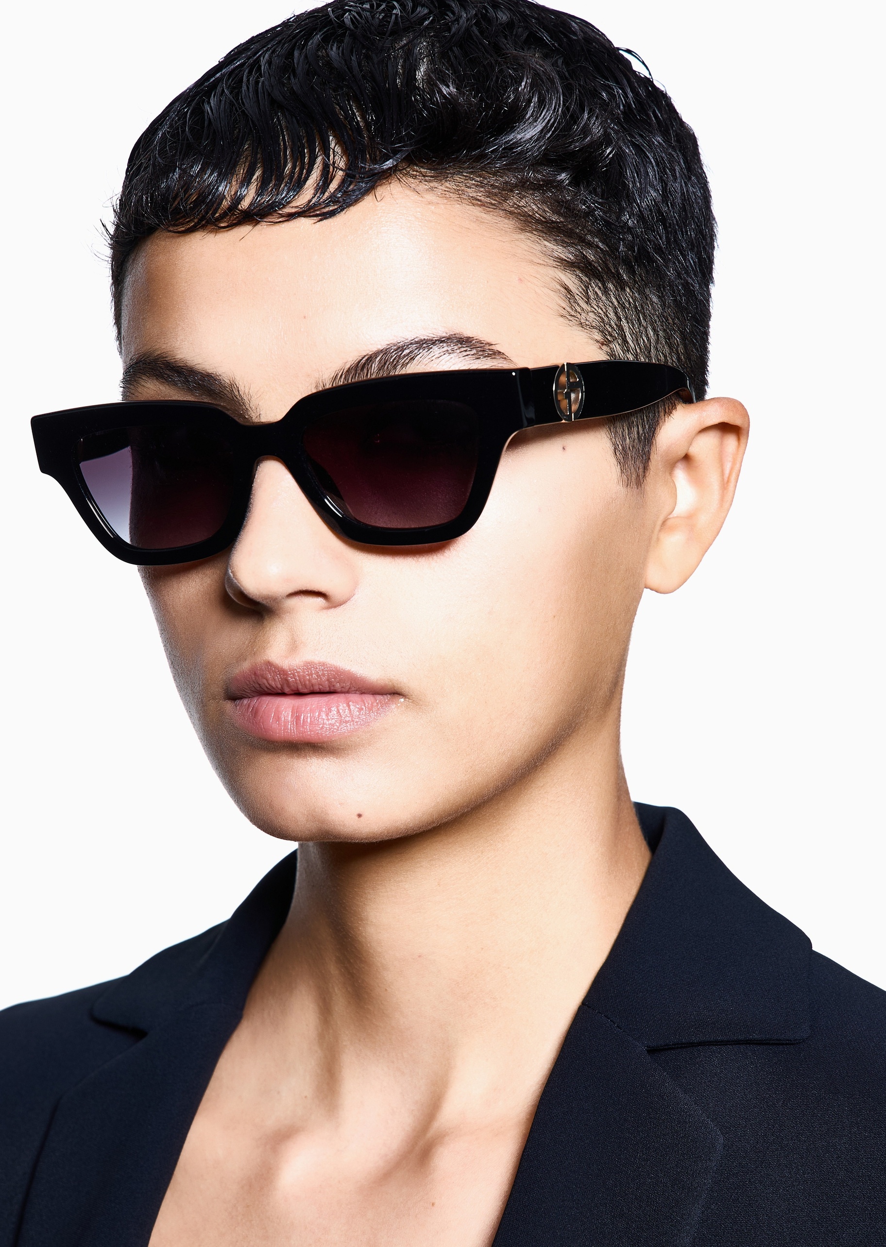 Giorgio Armani 女士猫眼形粗框镂空镜腿渐变镜片太阳眼镜